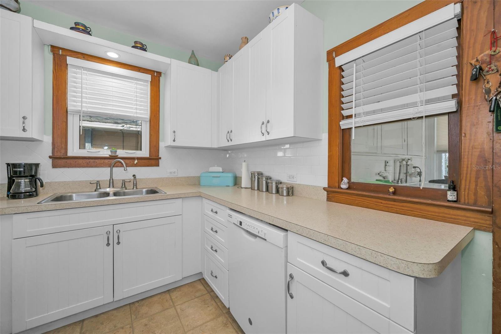 REVISED PLAT/TOWN/NEW PORT RIC - Residential