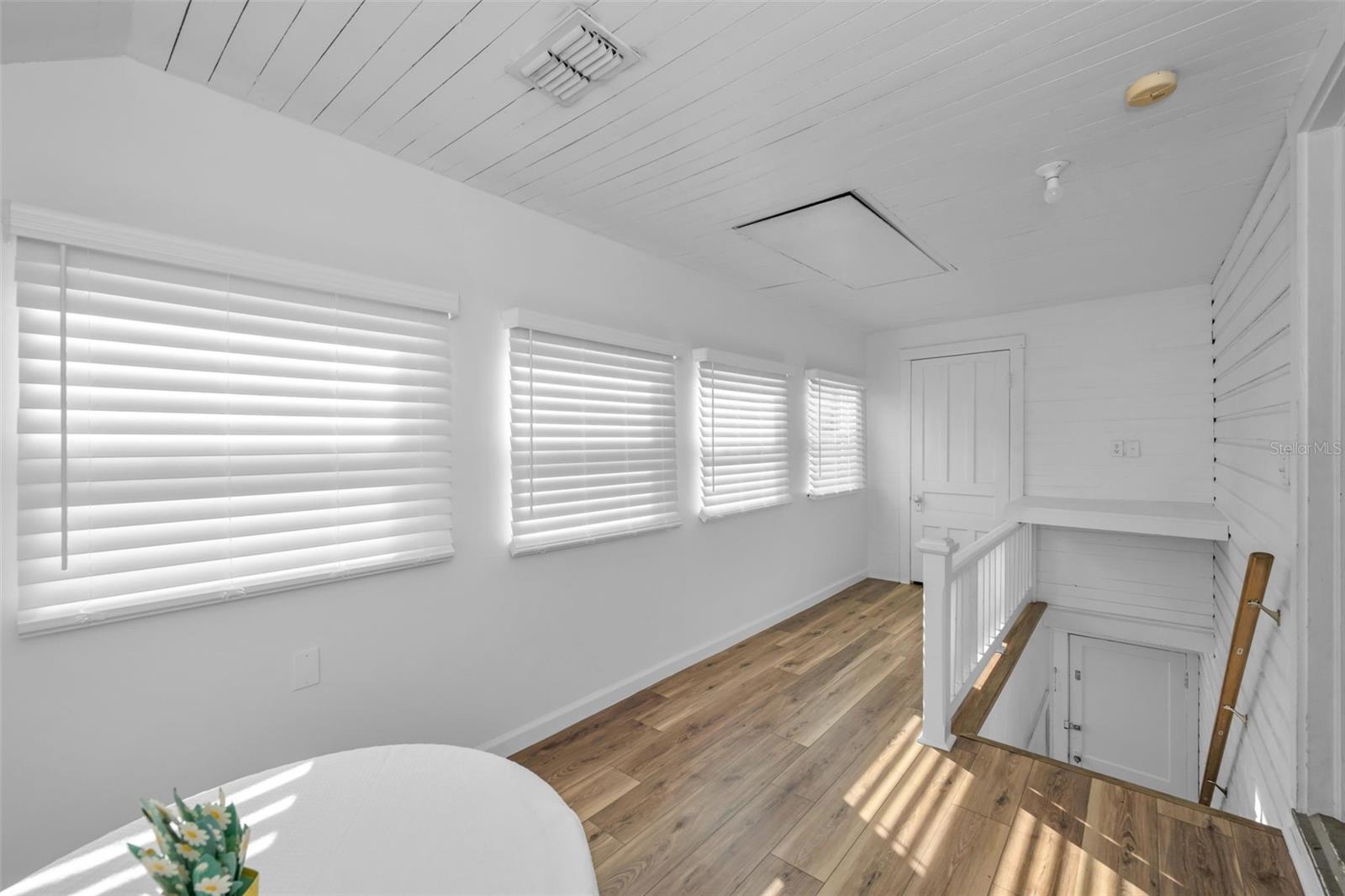 REVISED PLAT/TOWN/NEW PORT RIC - Residential