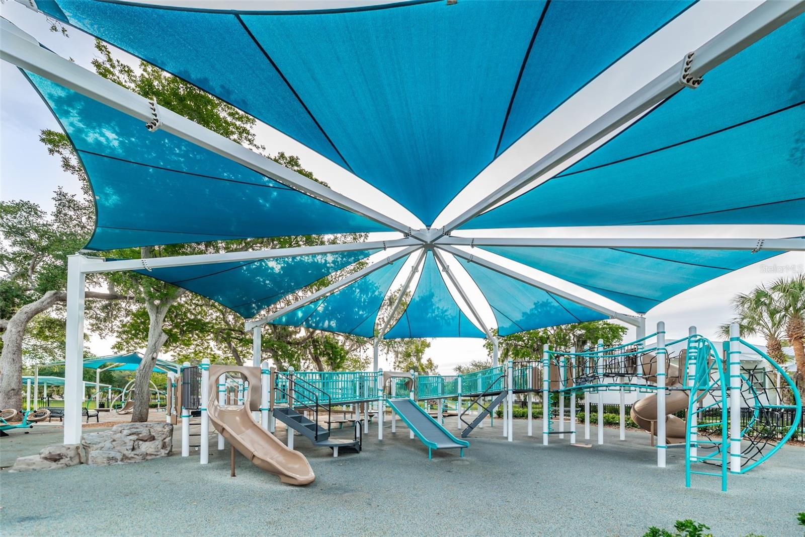 REVISED PLAT/TOWN/NEW PORT RIC - Residential