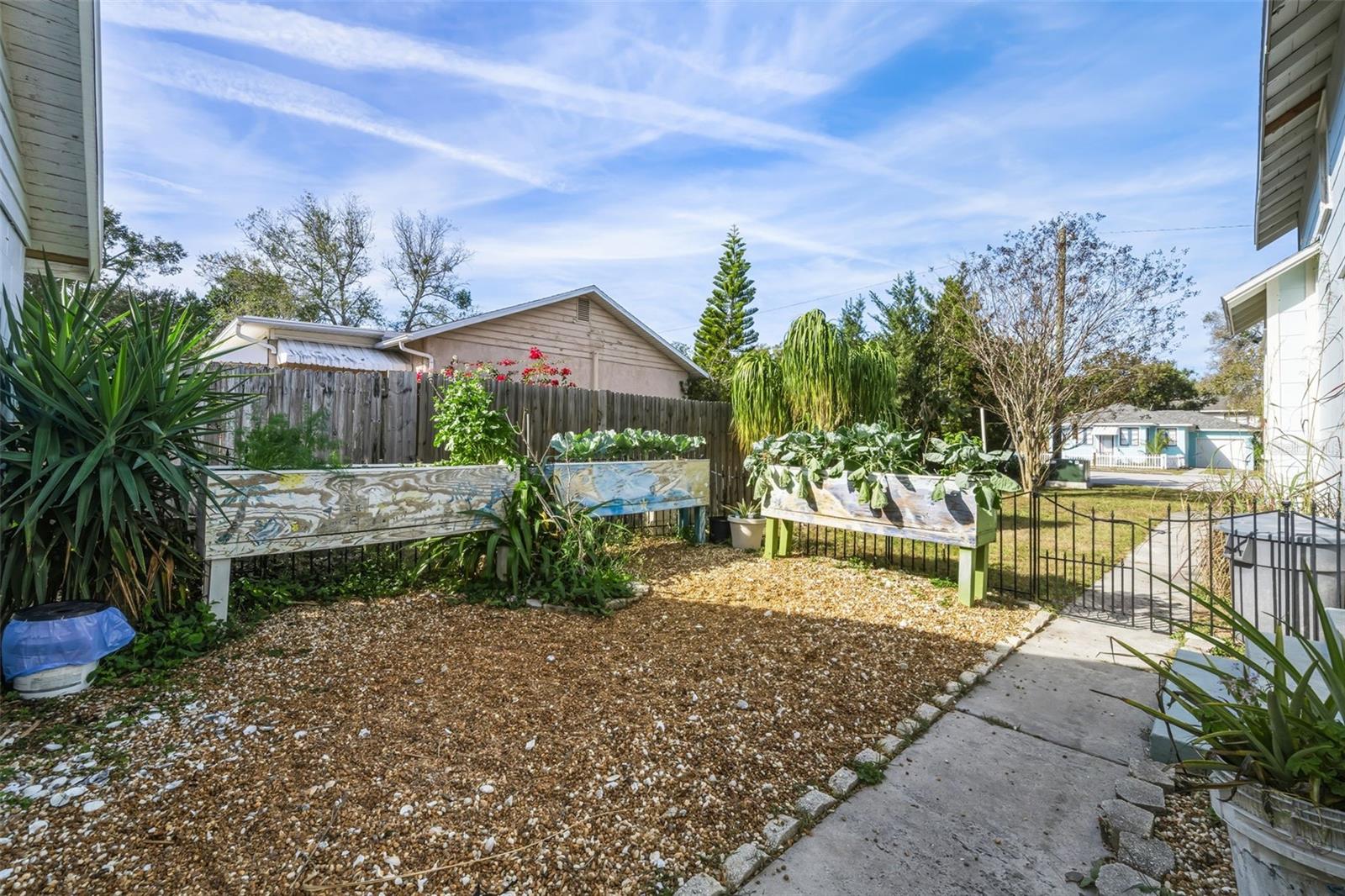 REVISED PLAT/TOWN/NEW PORT RIC - Residential