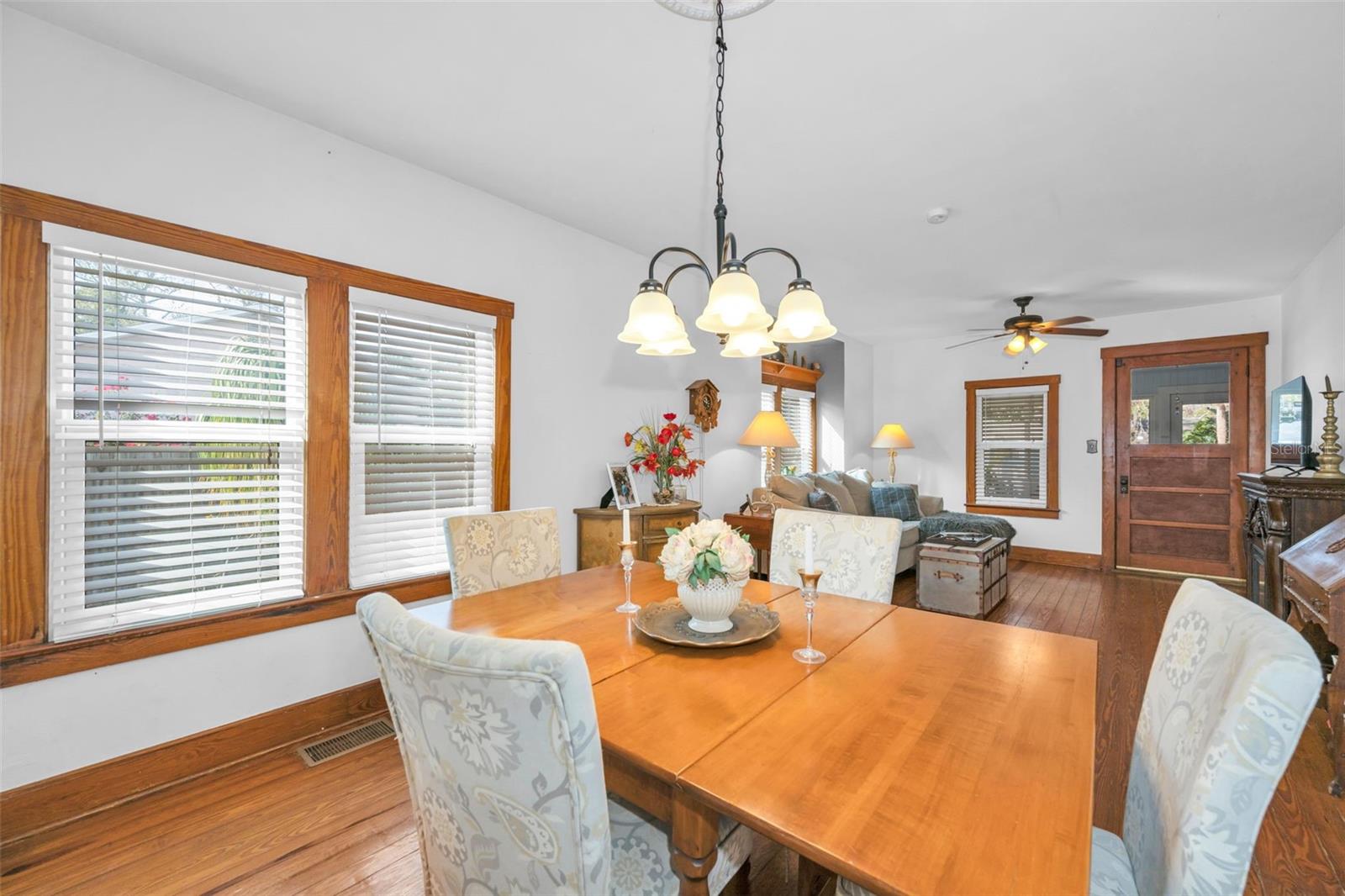 REVISED PLAT/TOWN/NEW PORT RIC - Residential