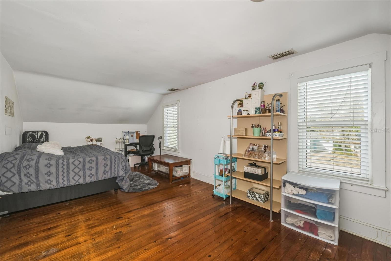 REVISED PLAT/TOWN/NEW PORT RIC - Residential