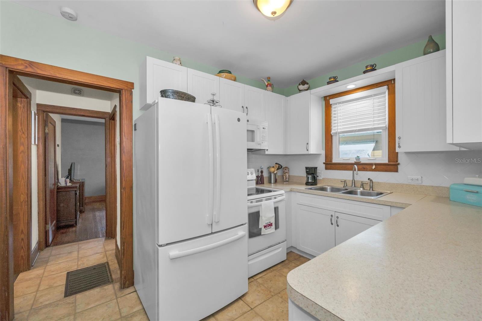 REVISED PLAT/TOWN/NEW PORT RIC - Residential