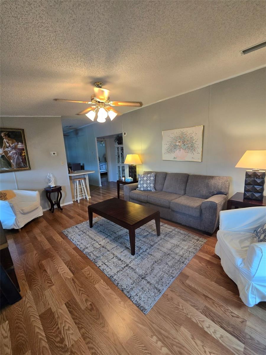 ZELLWOOD STATION - Residential