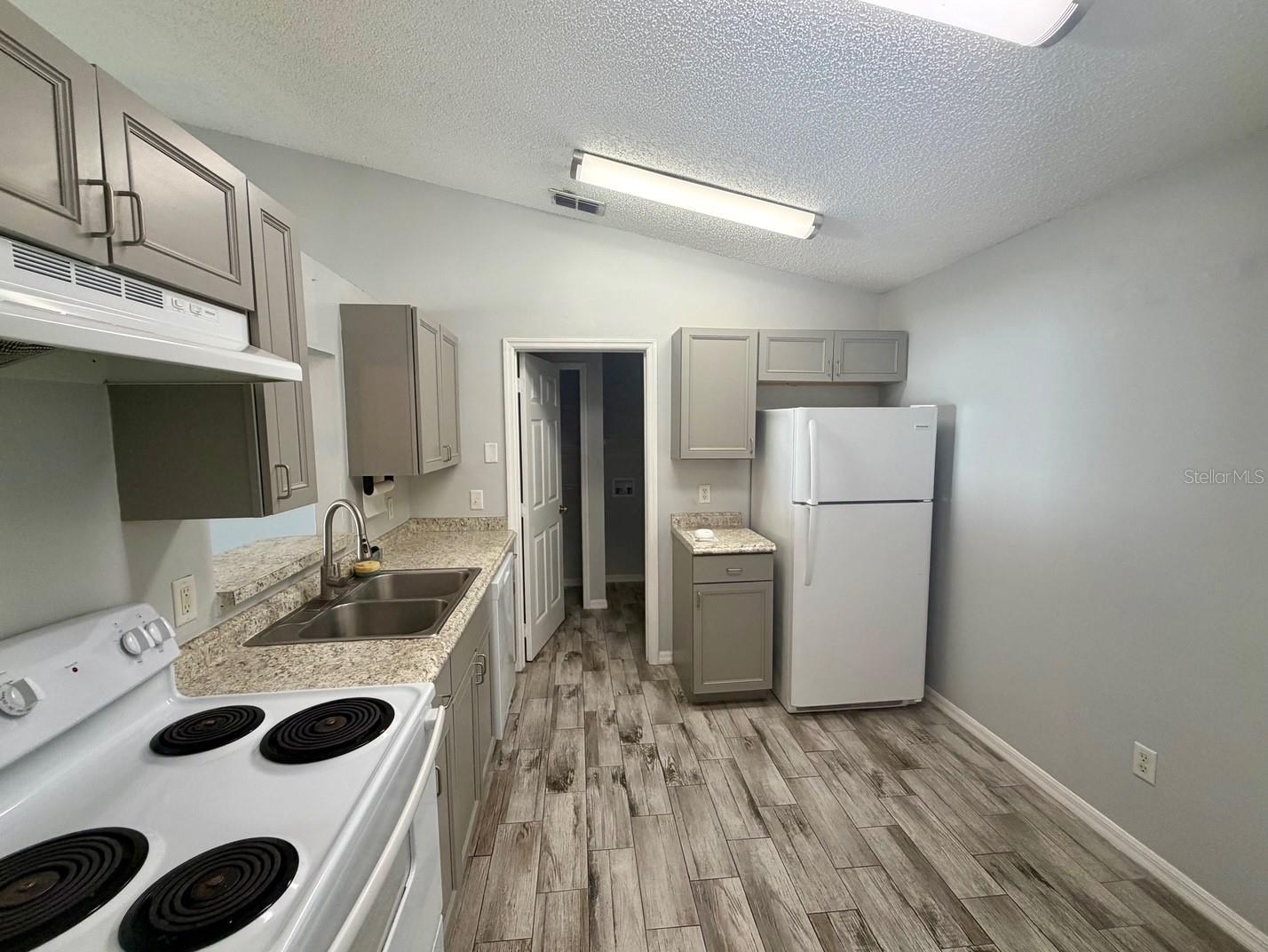 HAWTHORNE OAKS PH 02 44/147 - Residential Lease