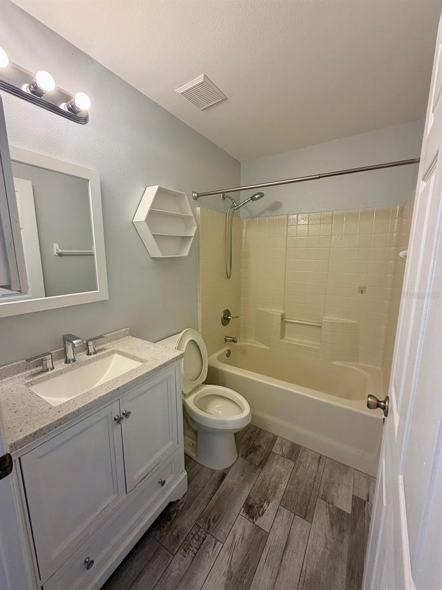 HAWTHORNE OAKS PH 02 44/147 - Residential Lease