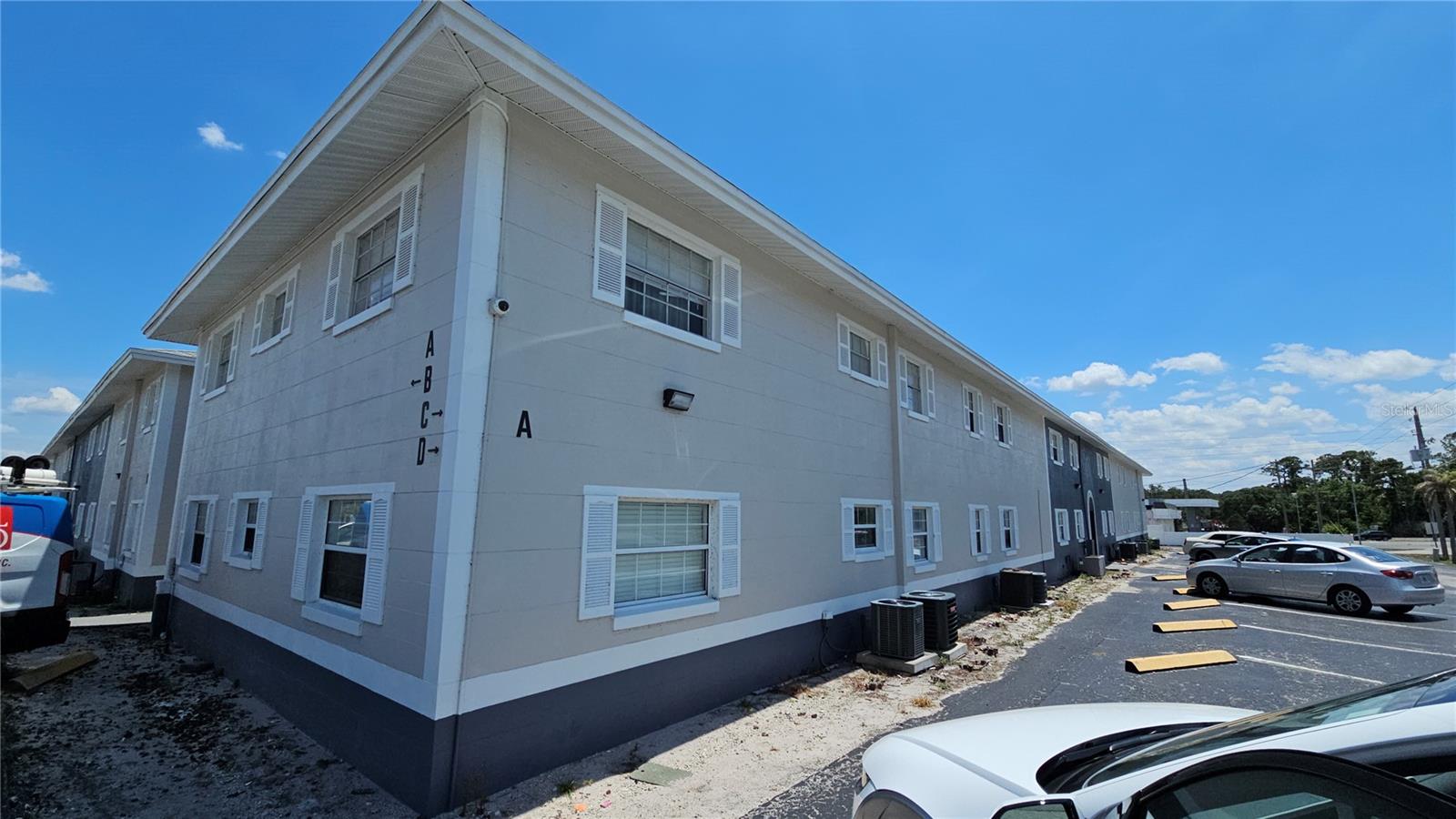 MOUNT DORA MOUNT DORA COMMONS CONDO - Residential