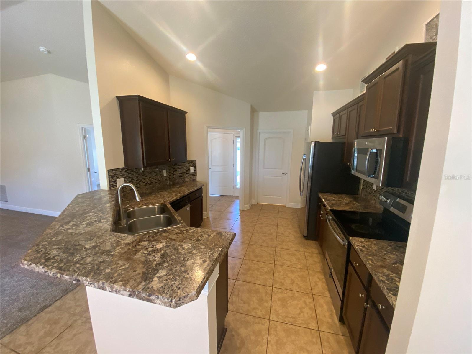 LEESBURG ASHTON WOODS - Residential Lease