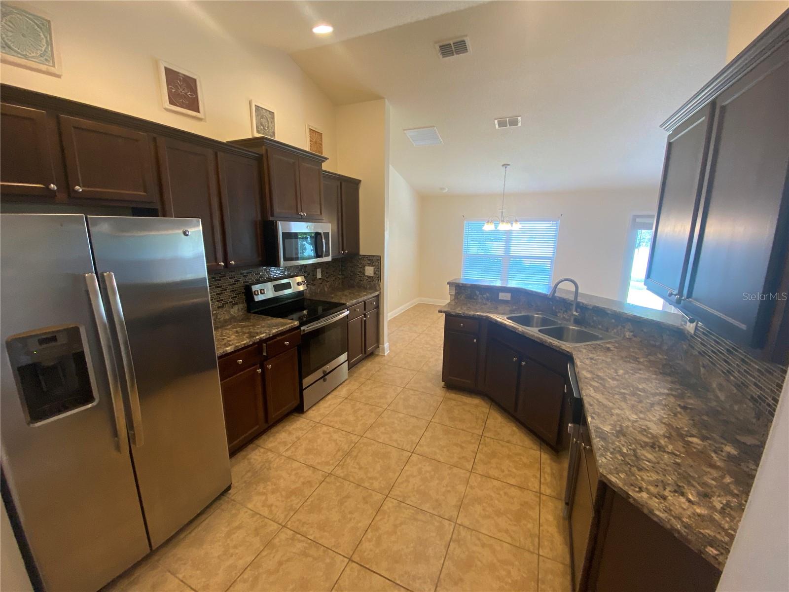 LEESBURG ASHTON WOODS - Residential Lease