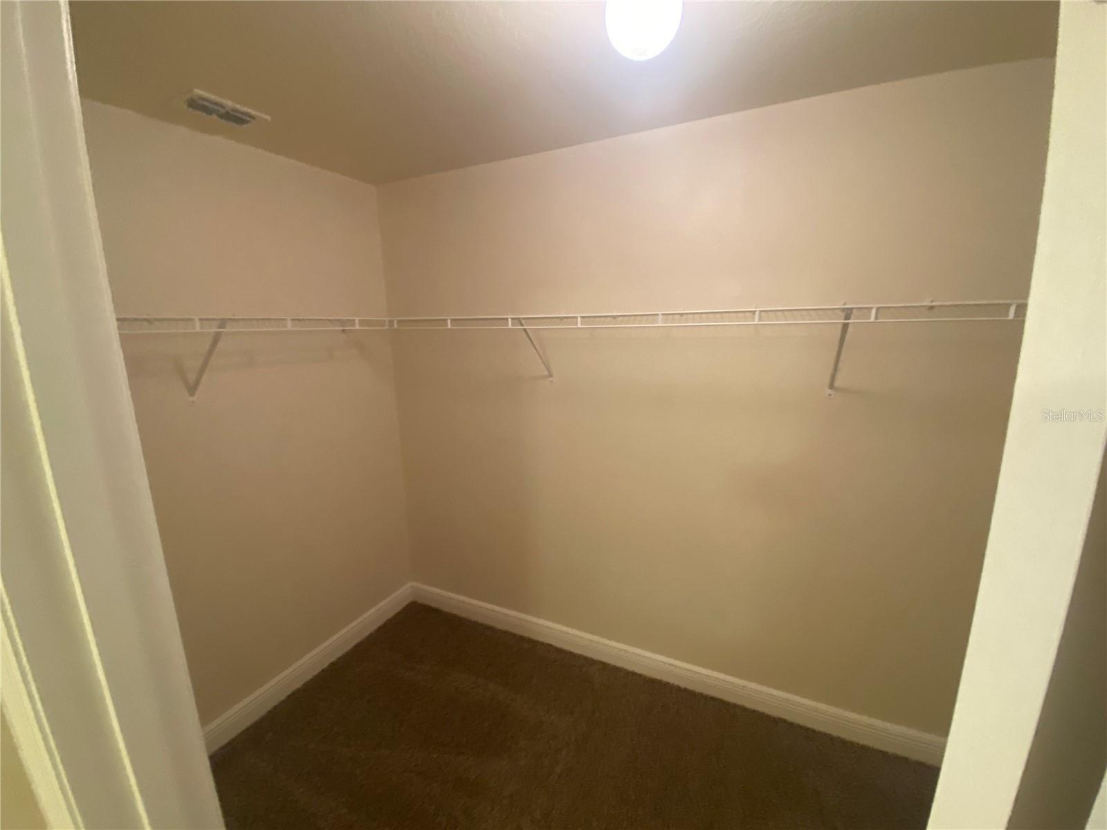 LEESBURG ASHTON WOODS - Residential Lease