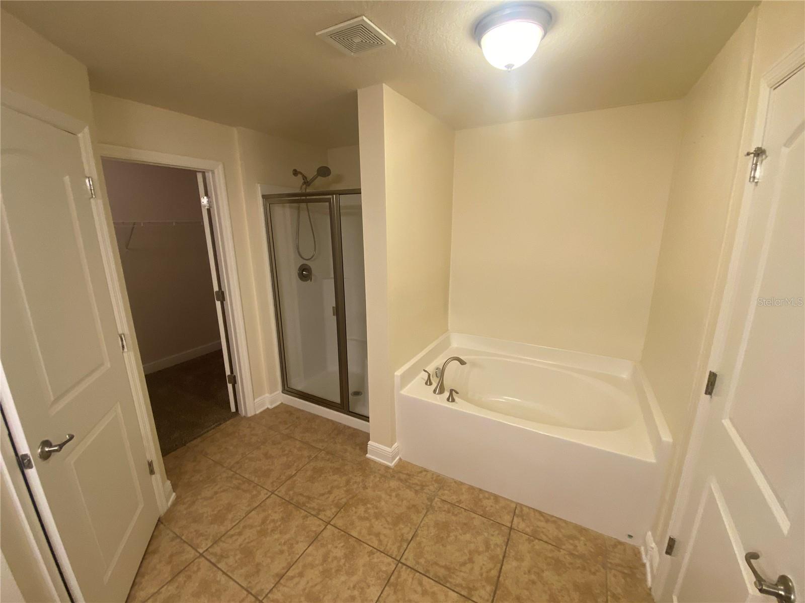 LEESBURG ASHTON WOODS - Residential Lease