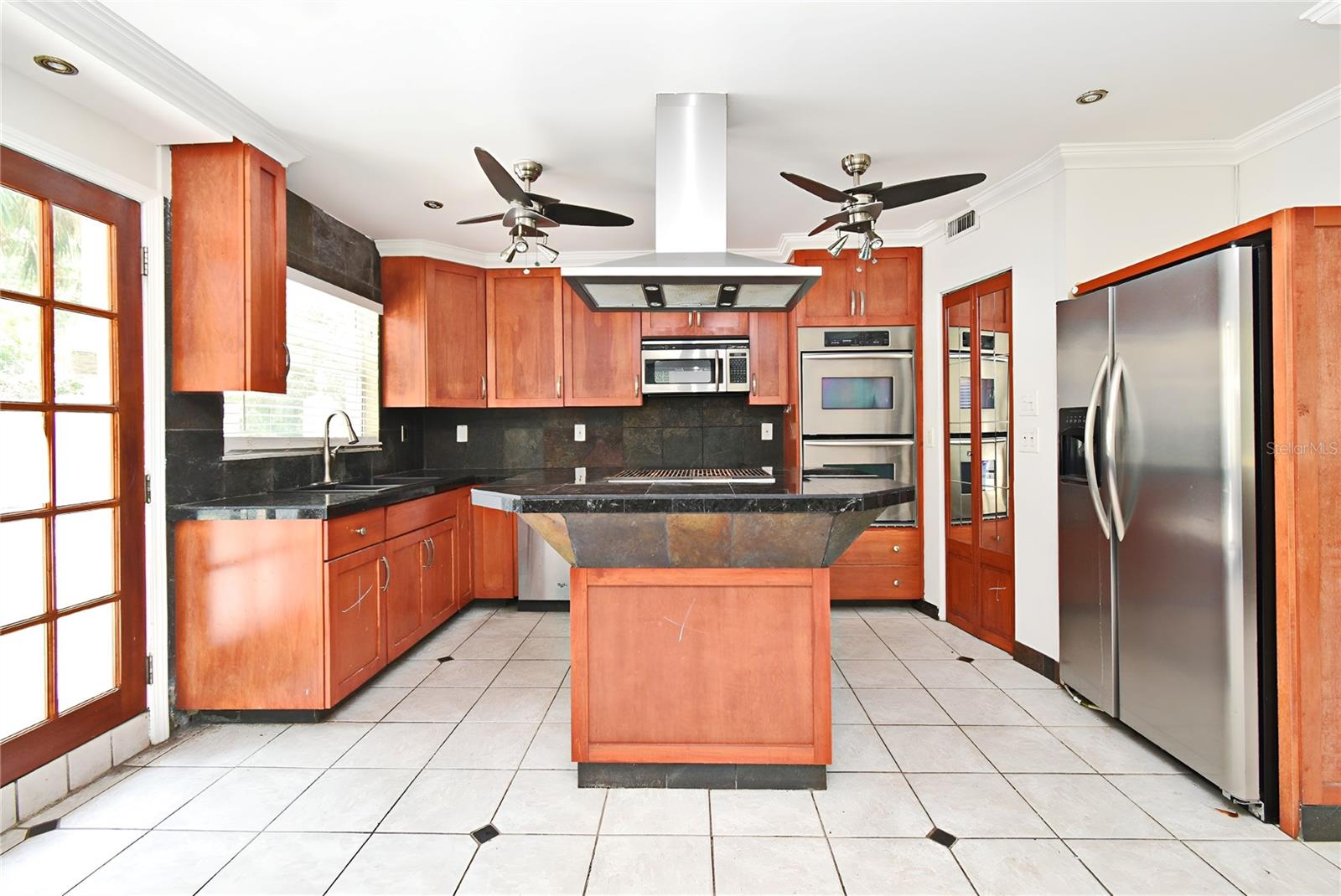 637 15TH STREET
