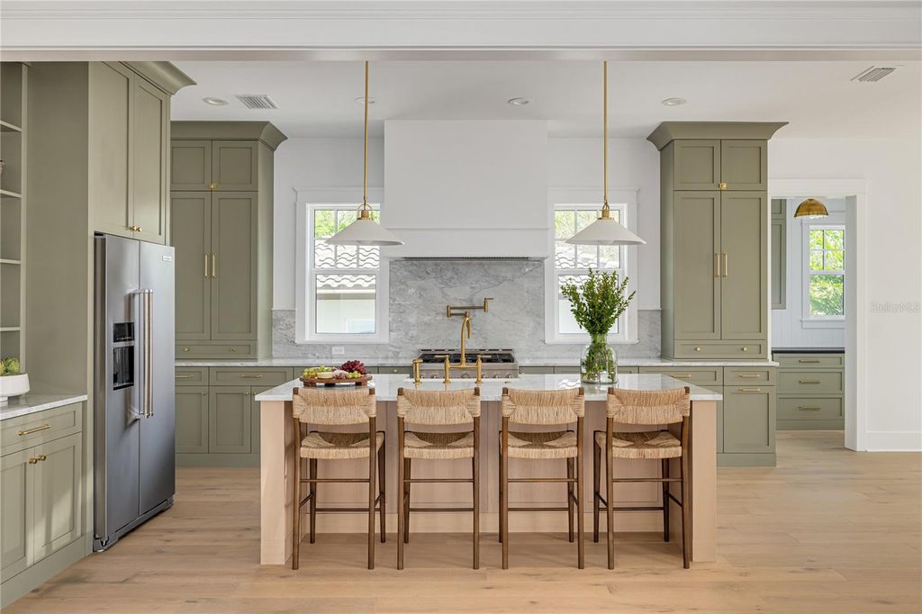 Photo of 1211 35th Avenue N, St Petersburg, FL 33704 (MLS # TB8419054)