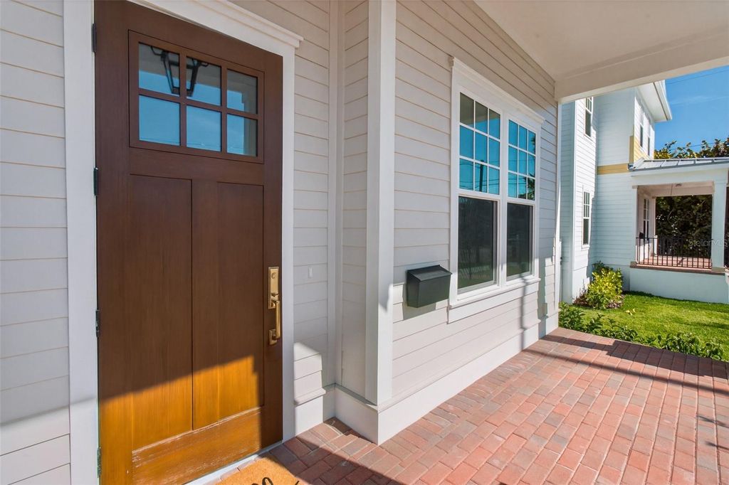 Photo of 1211 35th Avenue N, St Petersburg, FL 33704 (MLS # TB8419054)