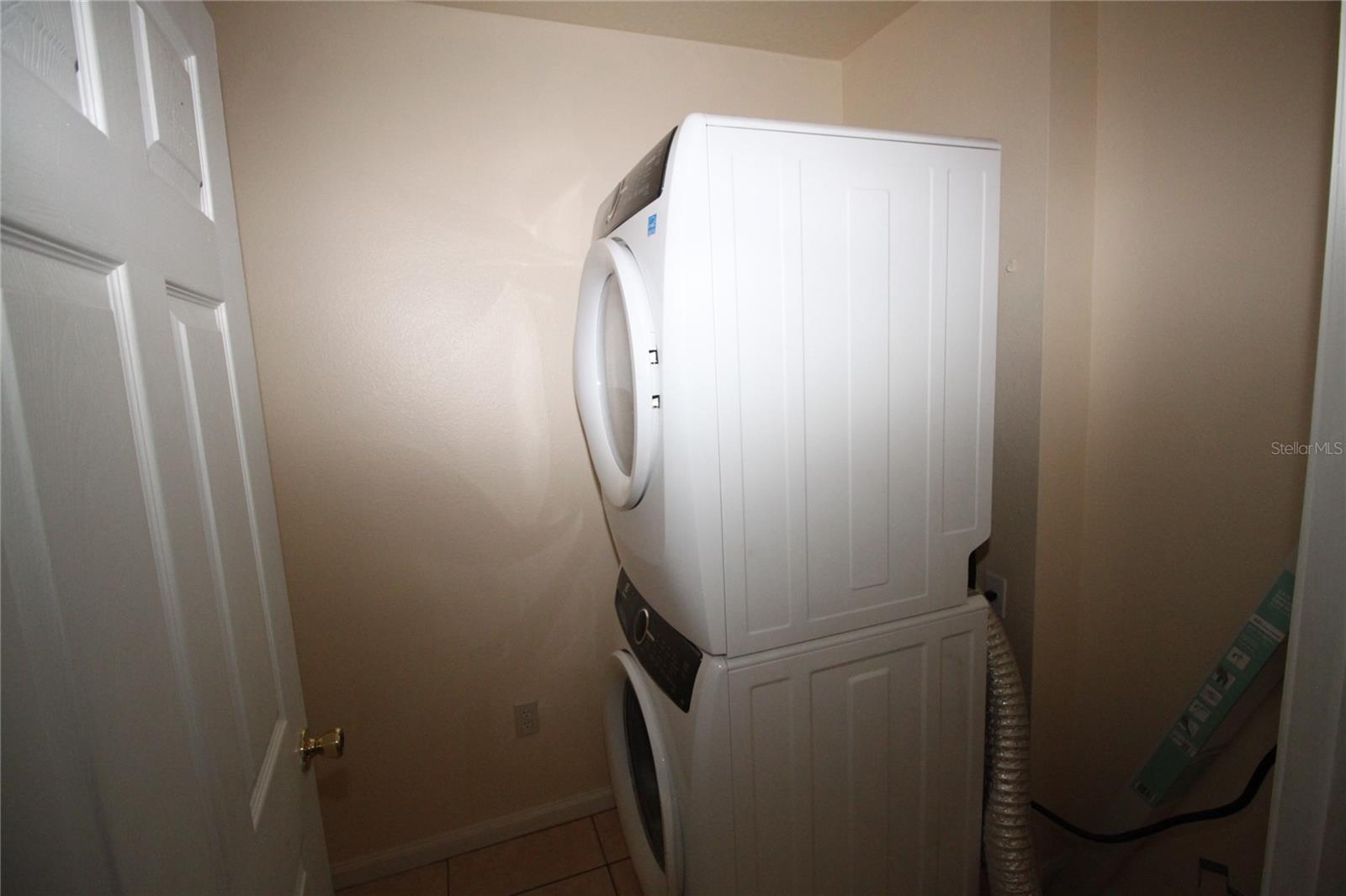 COURTNEY LNDG - Residential Lease