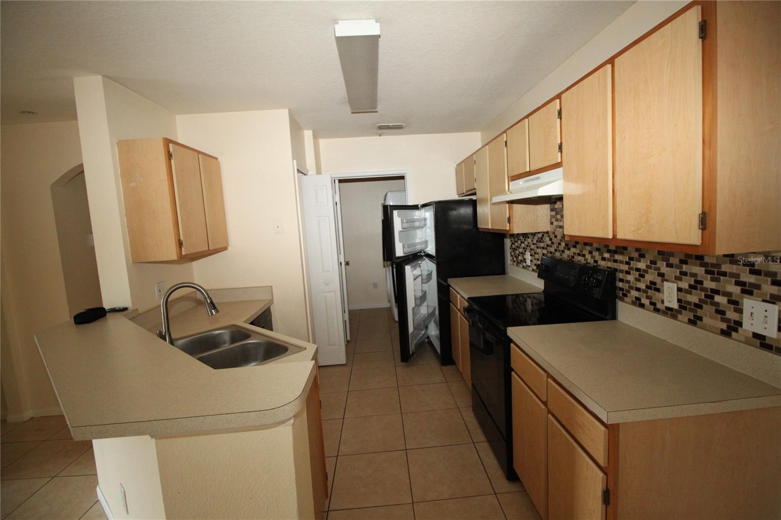 COURTNEY LNDG - Residential Lease