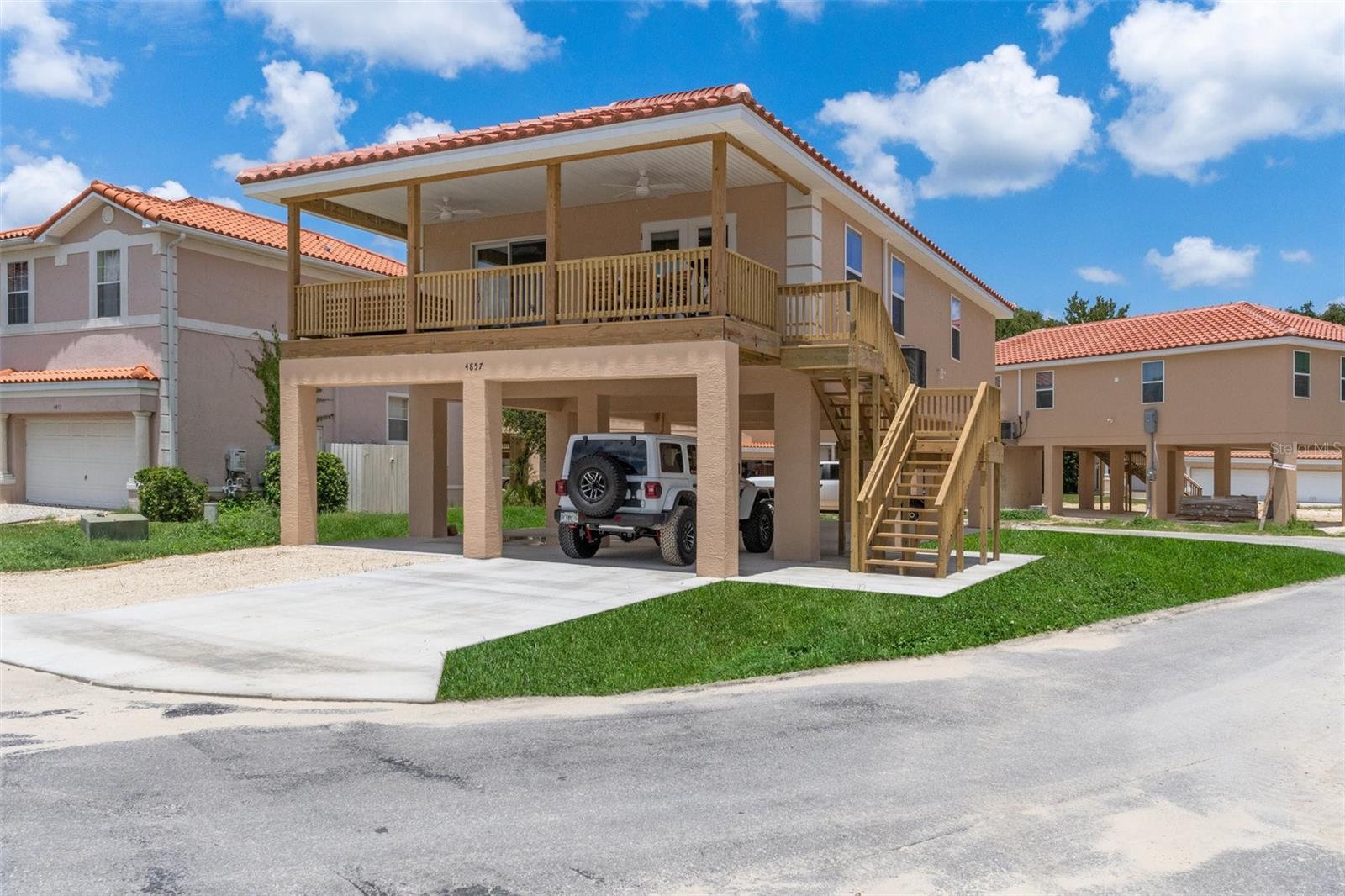 10235 W MIDDLBURG LOOP 152