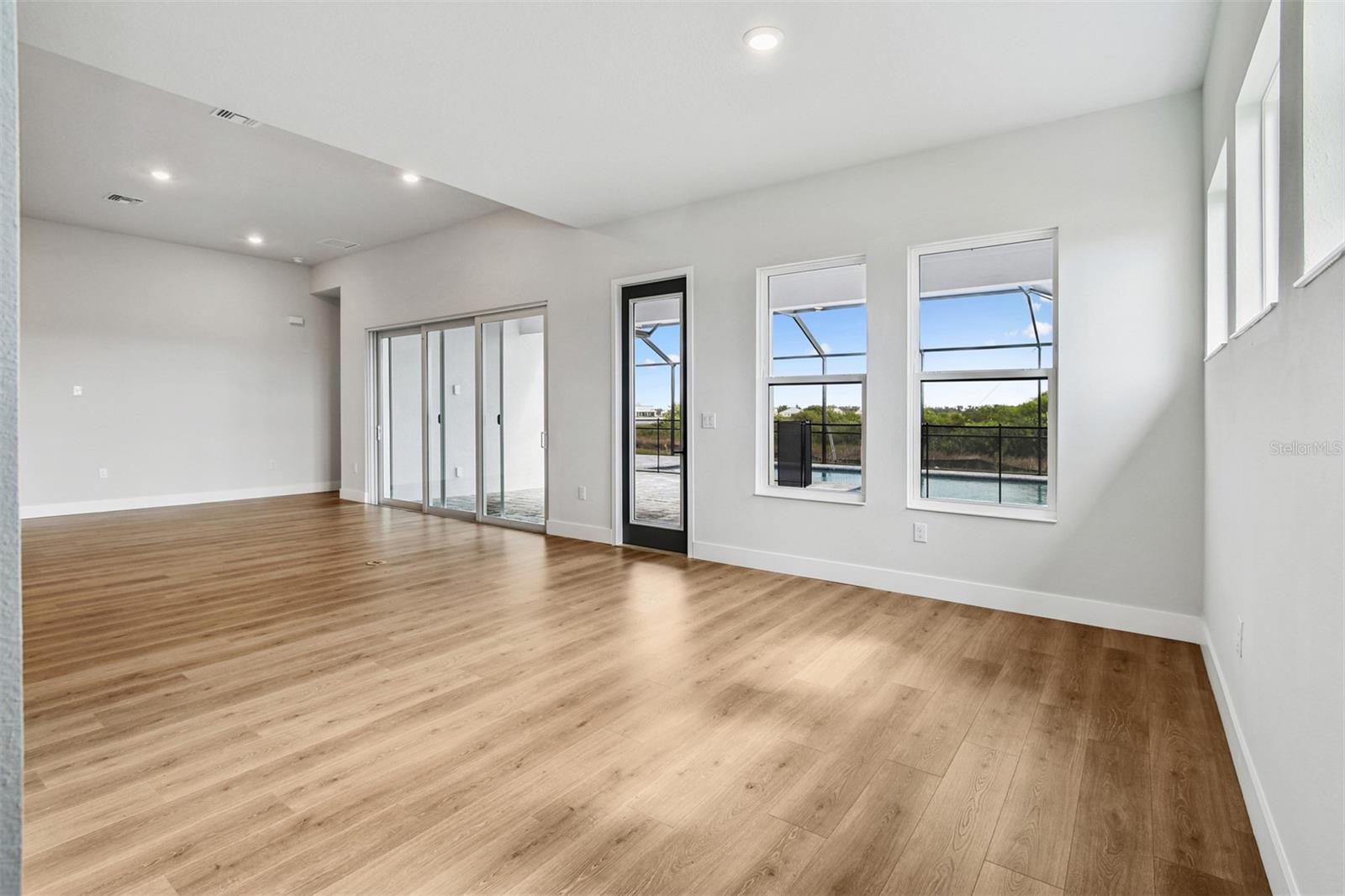 PALMERA AT WELLEN PARK - Residential
