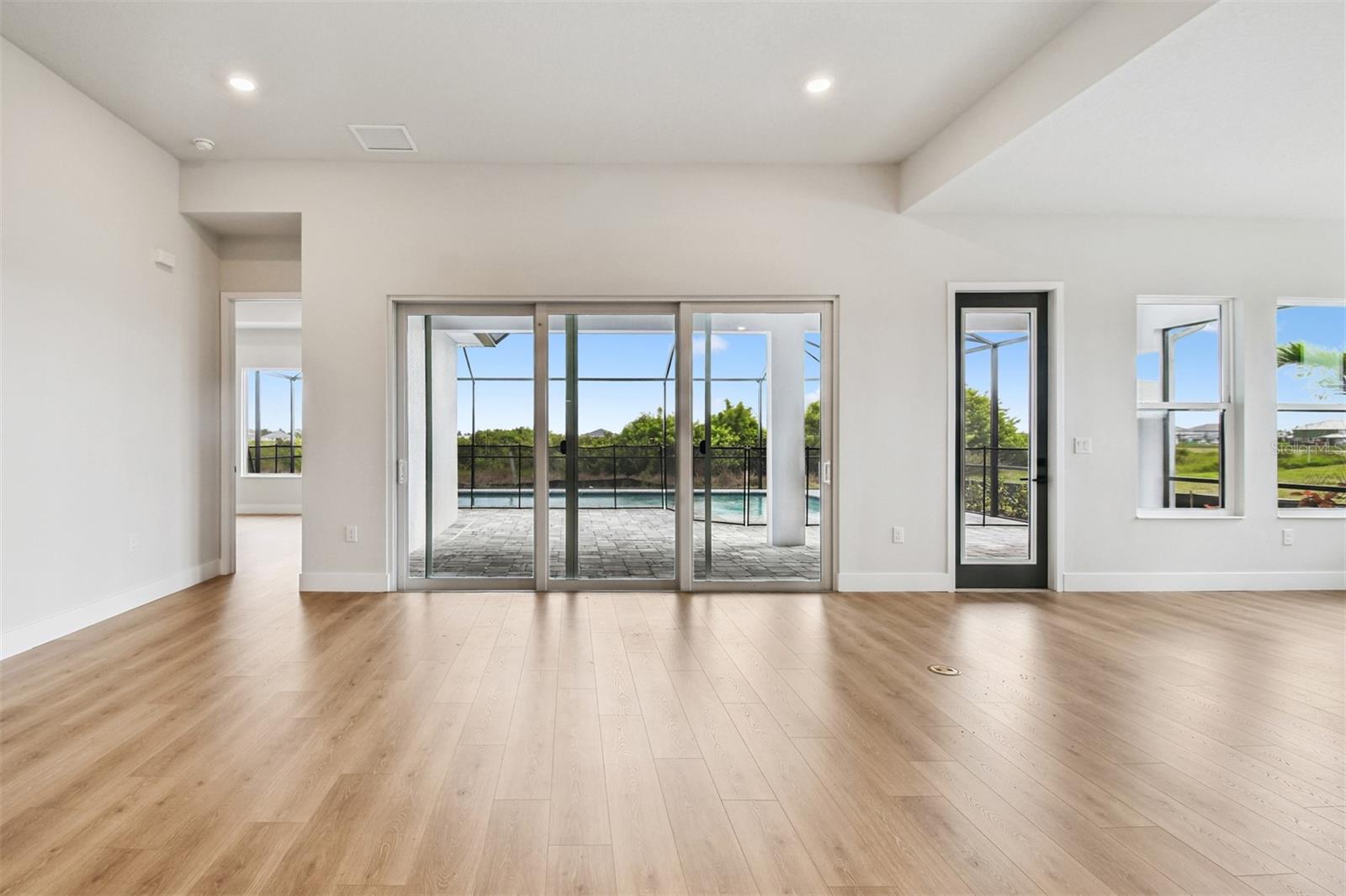 PALMERA AT WELLEN PARK - Residential