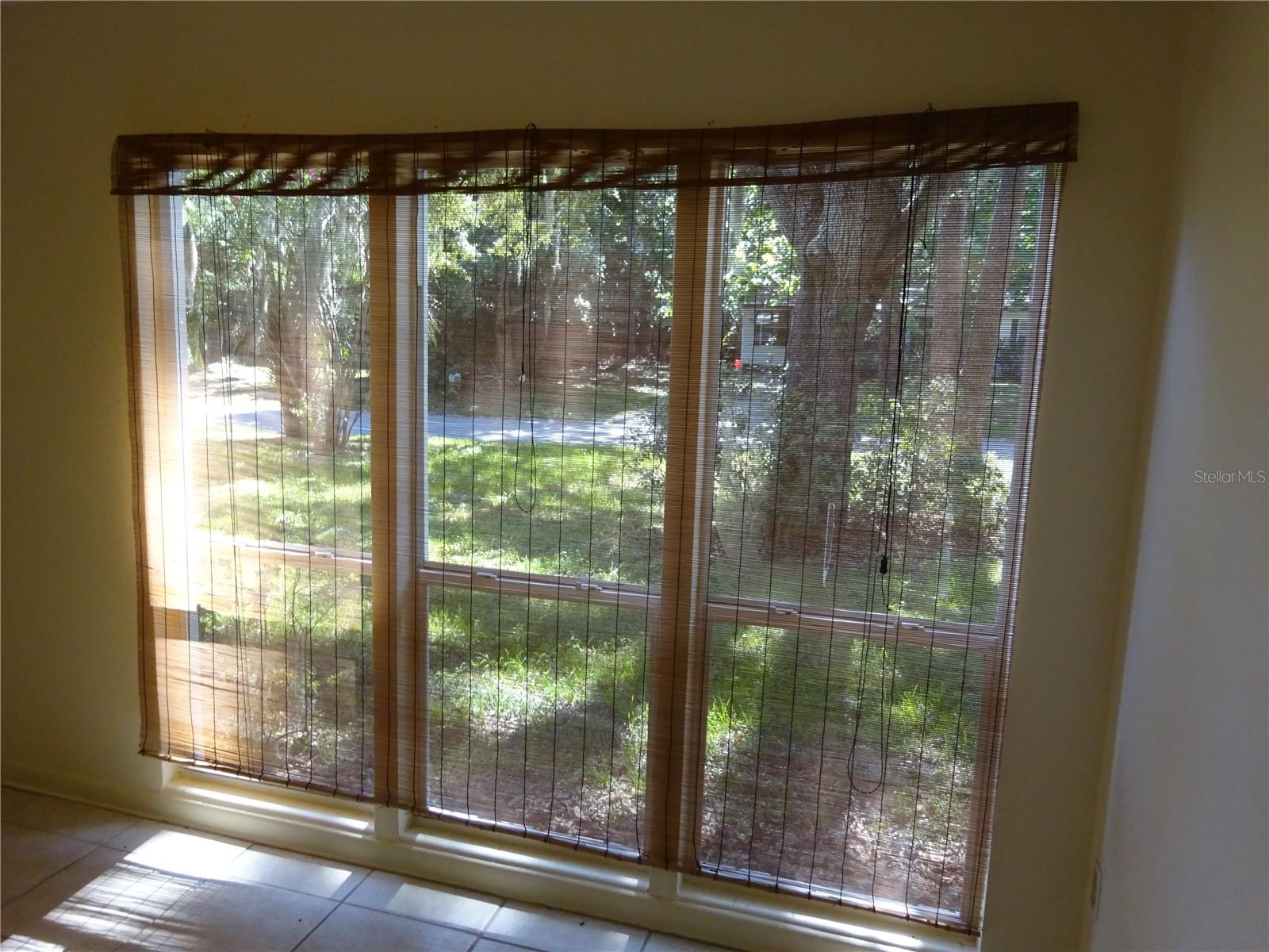 GOLF CLUB MANOR - Residential Lease