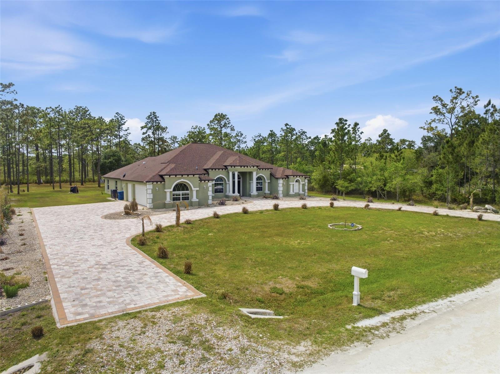 ROYAL HIGHLANDS - Residential