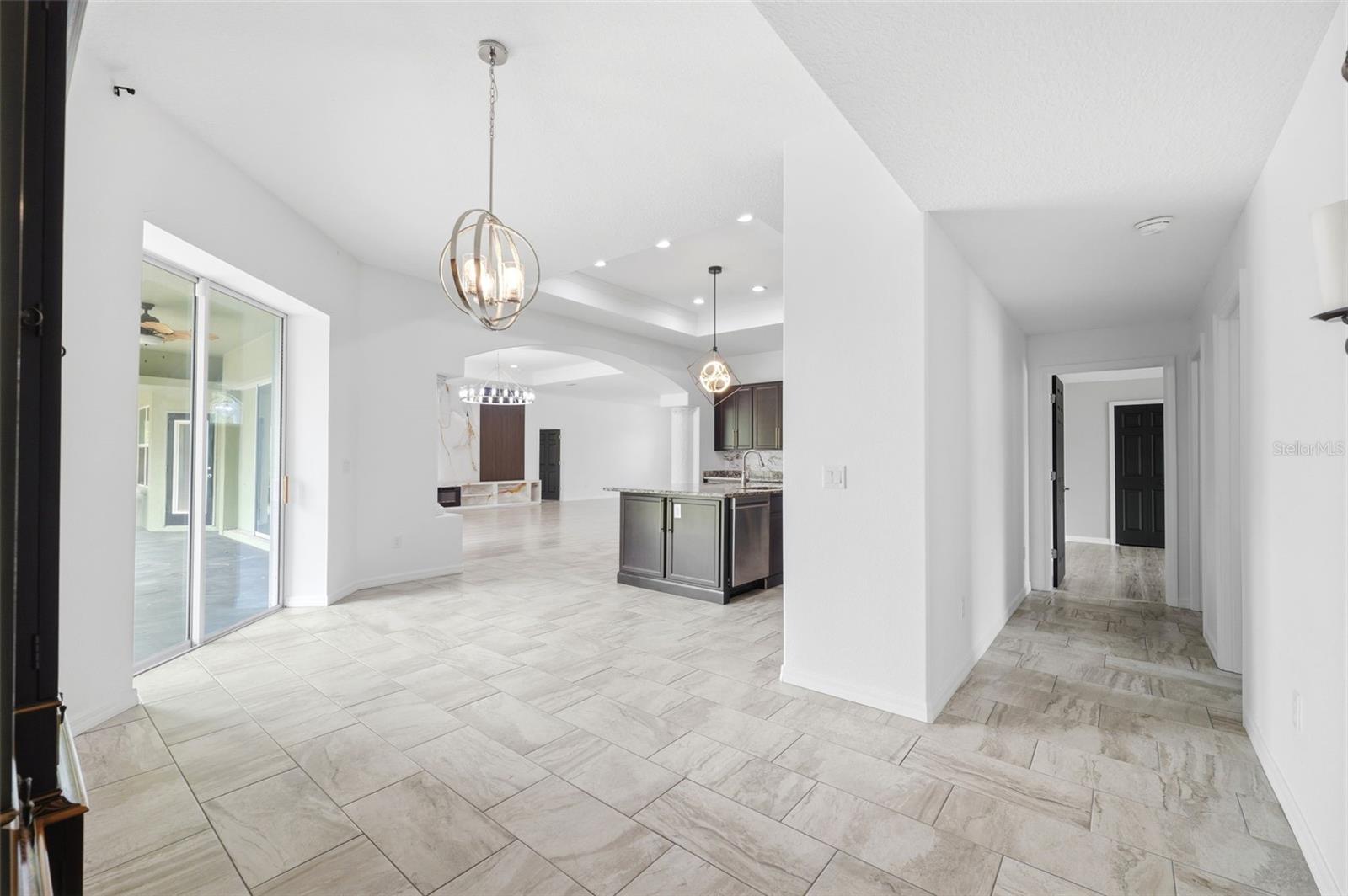 ROYAL HIGHLANDS - Residential