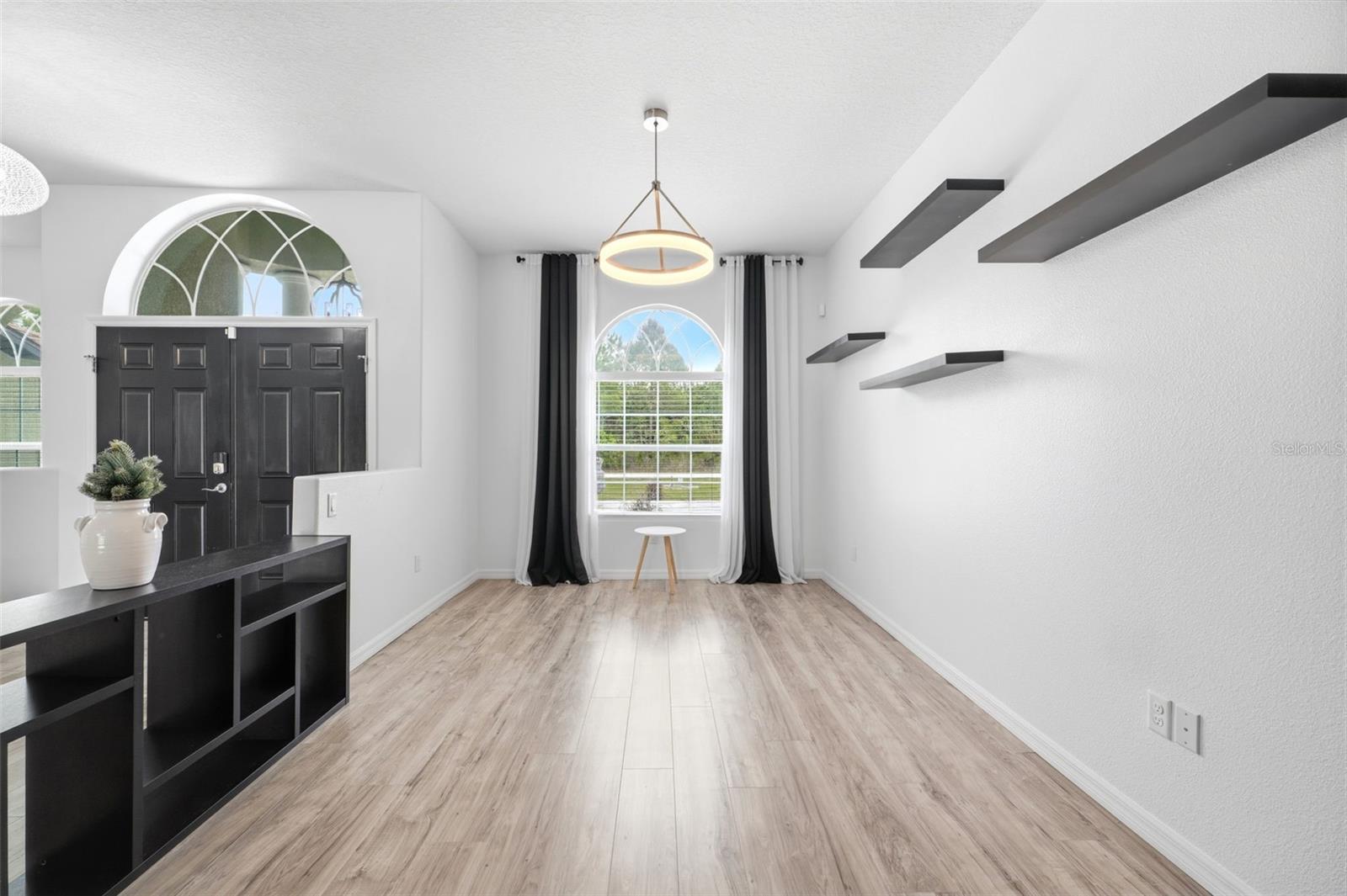 ROYAL HIGHLANDS - Residential