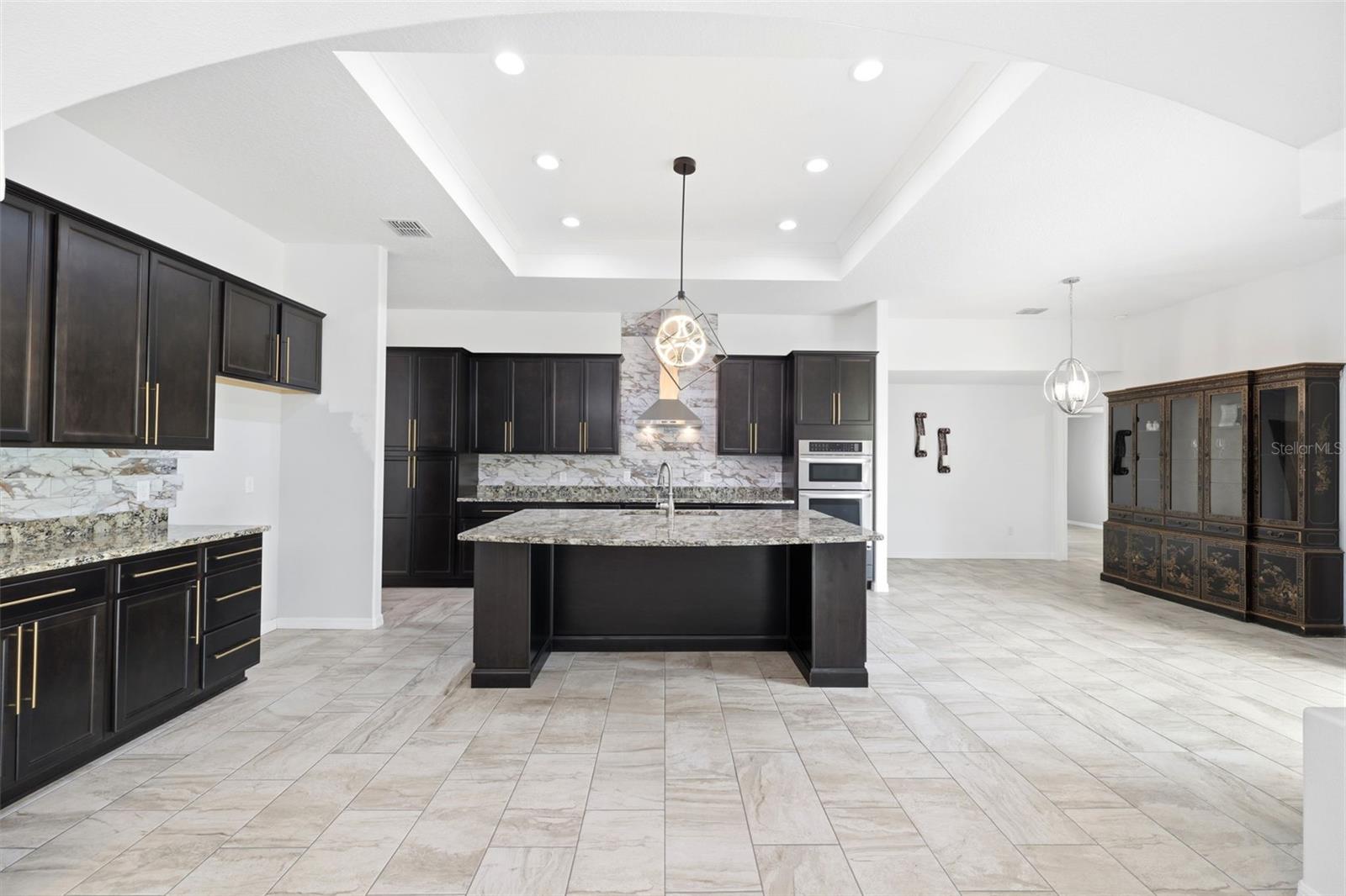 ROYAL HIGHLANDS - Residential