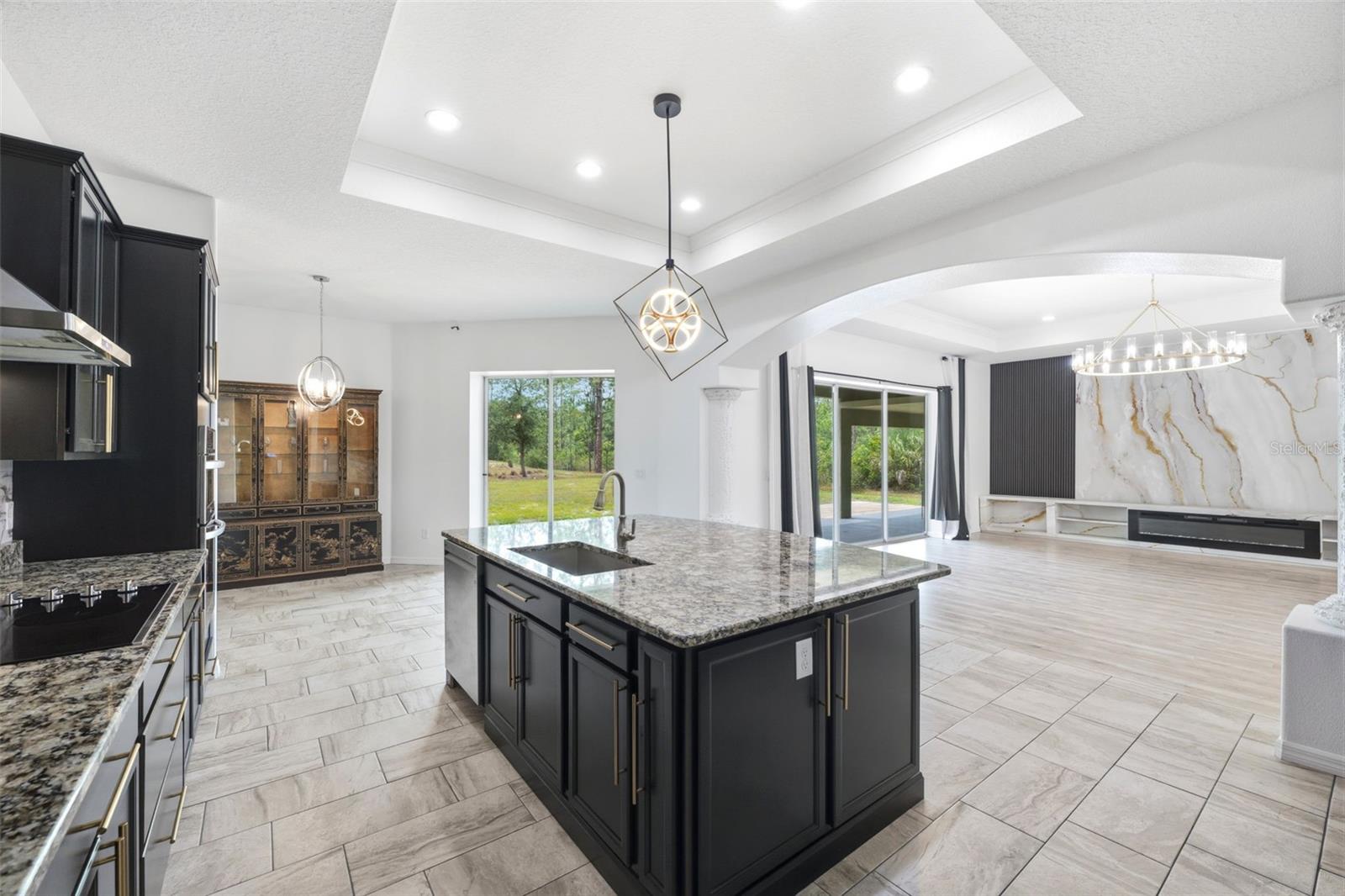 ROYAL HIGHLANDS - Residential