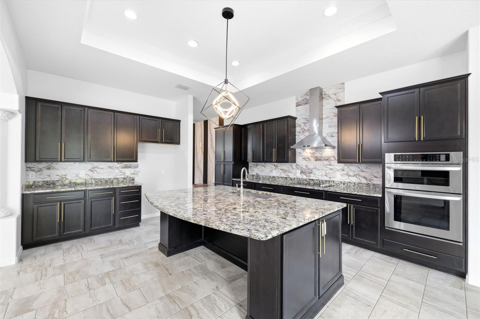 ROYAL HIGHLANDS - Residential