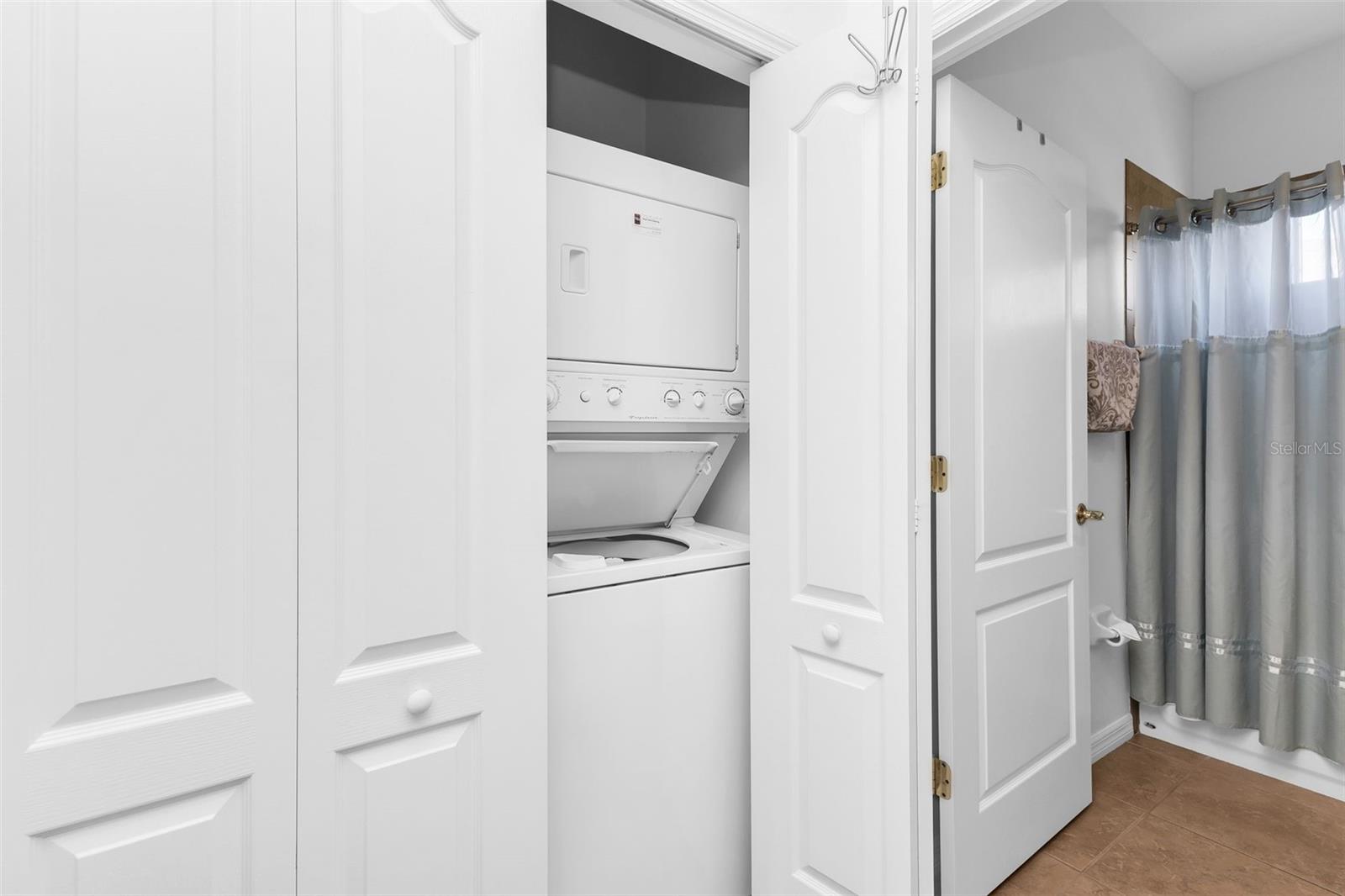 KINGS GATE PH 05 - Residential