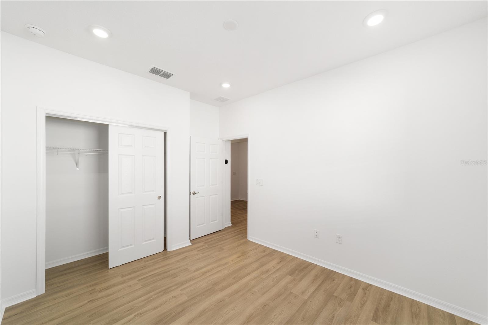 ON TOP OF THE WORLD - Residential