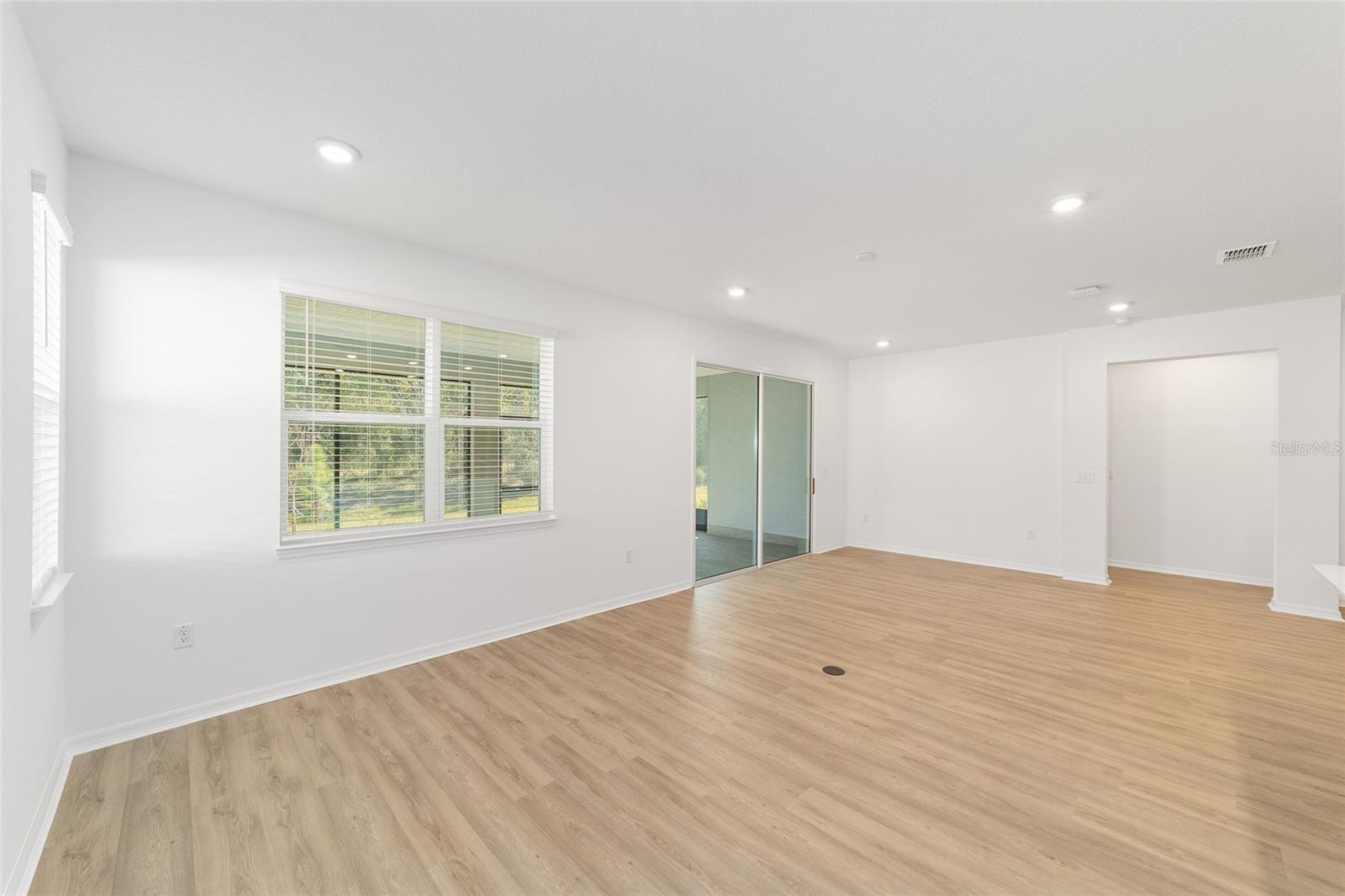 ON TOP OF THE WORLD - Residential