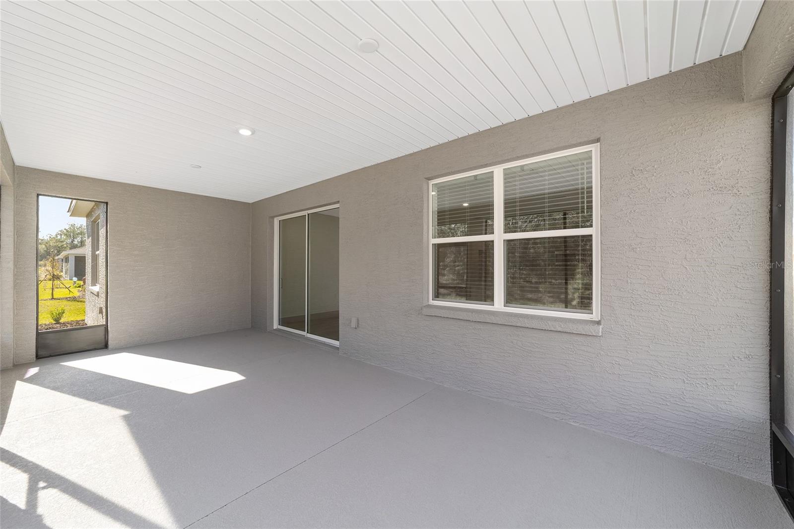 ON TOP OF THE WORLD - Residential