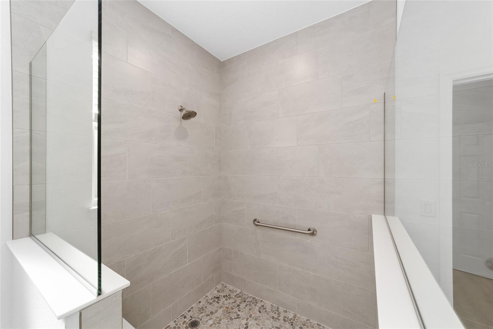 ON TOP OF THE WORLD - Residential