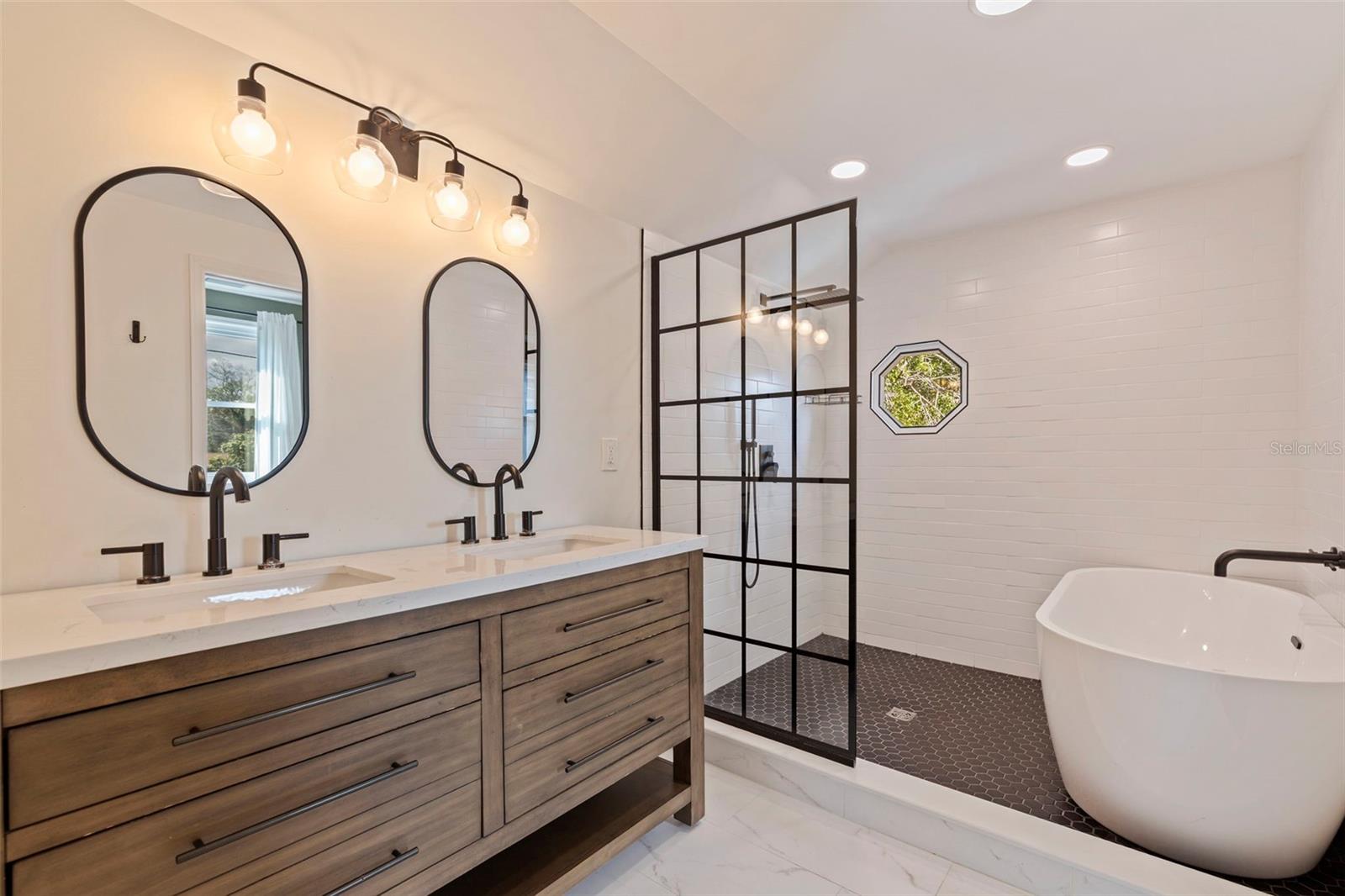 RIO VISTA - Residential