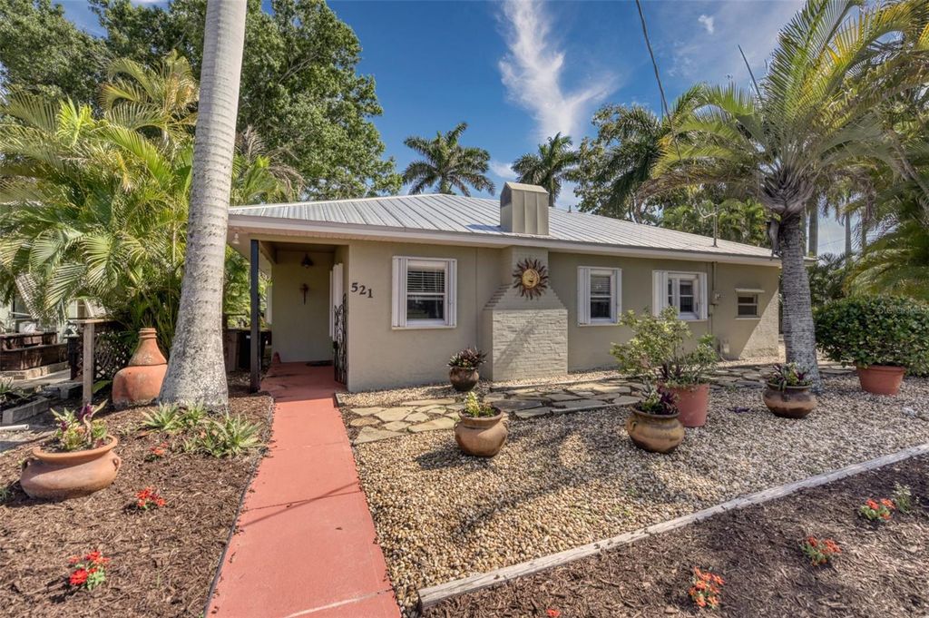 Photo of 521 W Olympia Avenue, Punta Gorda, FL 33950 (MLS # C7522980)