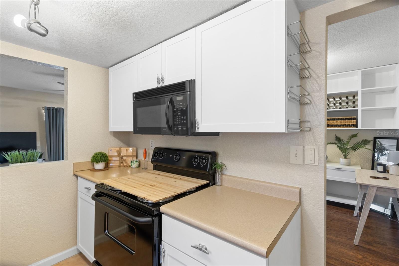 LA COSTA BRAVA LAKESIDE - Residential