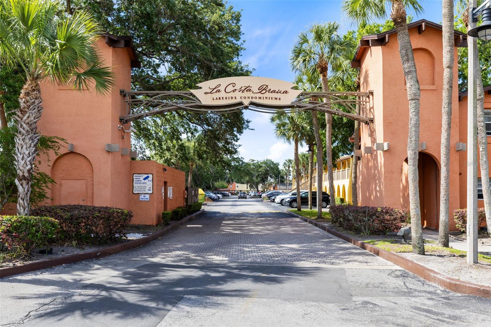 LA COSTA BRAVA LAKESIDE - Residential