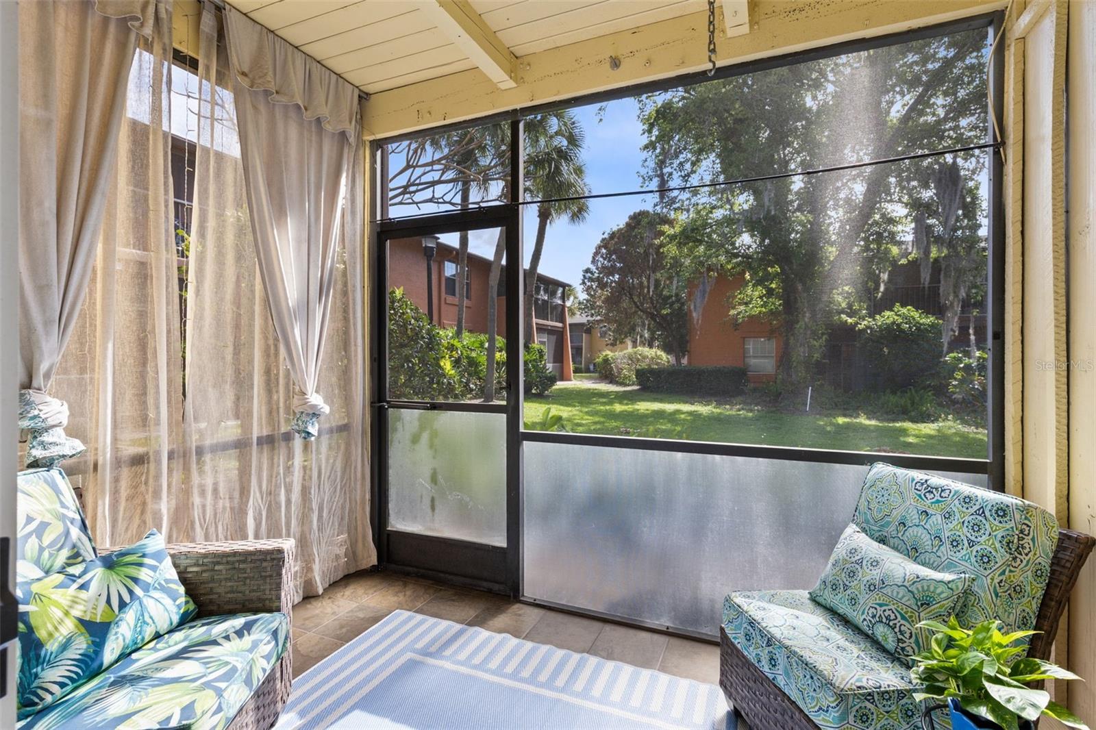 LA COSTA BRAVA LAKESIDE - Residential