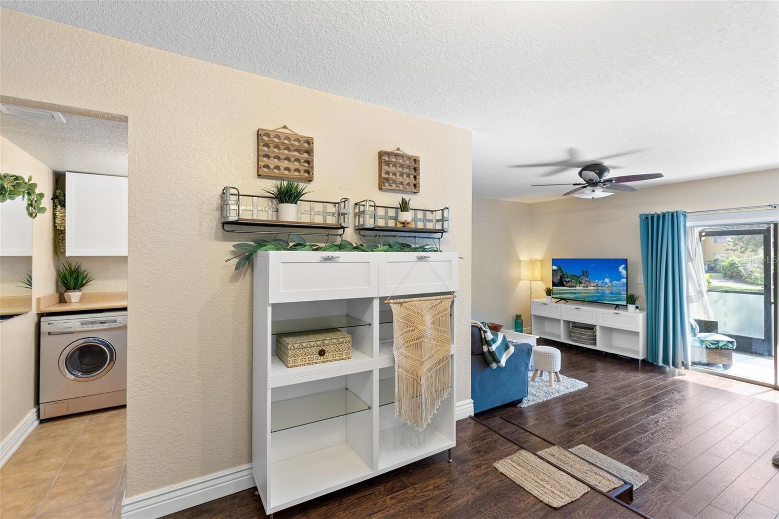 LA COSTA BRAVA LAKESIDE - Residential