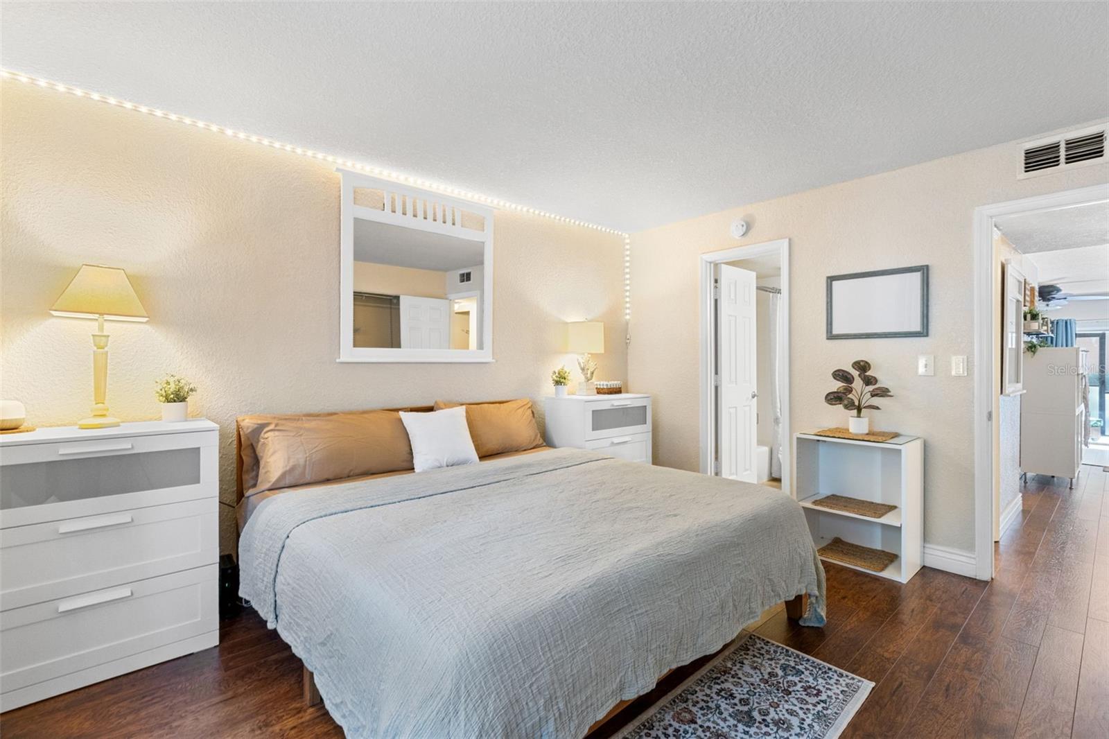 LA COSTA BRAVA LAKESIDE - Residential