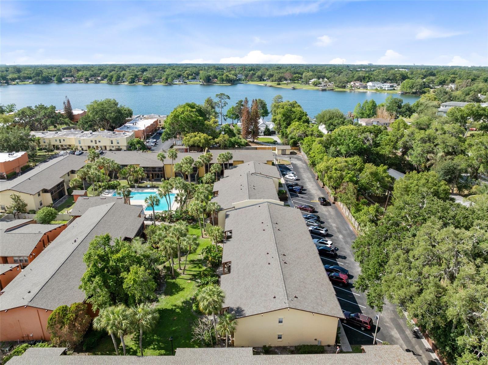 LA COSTA BRAVA LAKESIDE - Residential