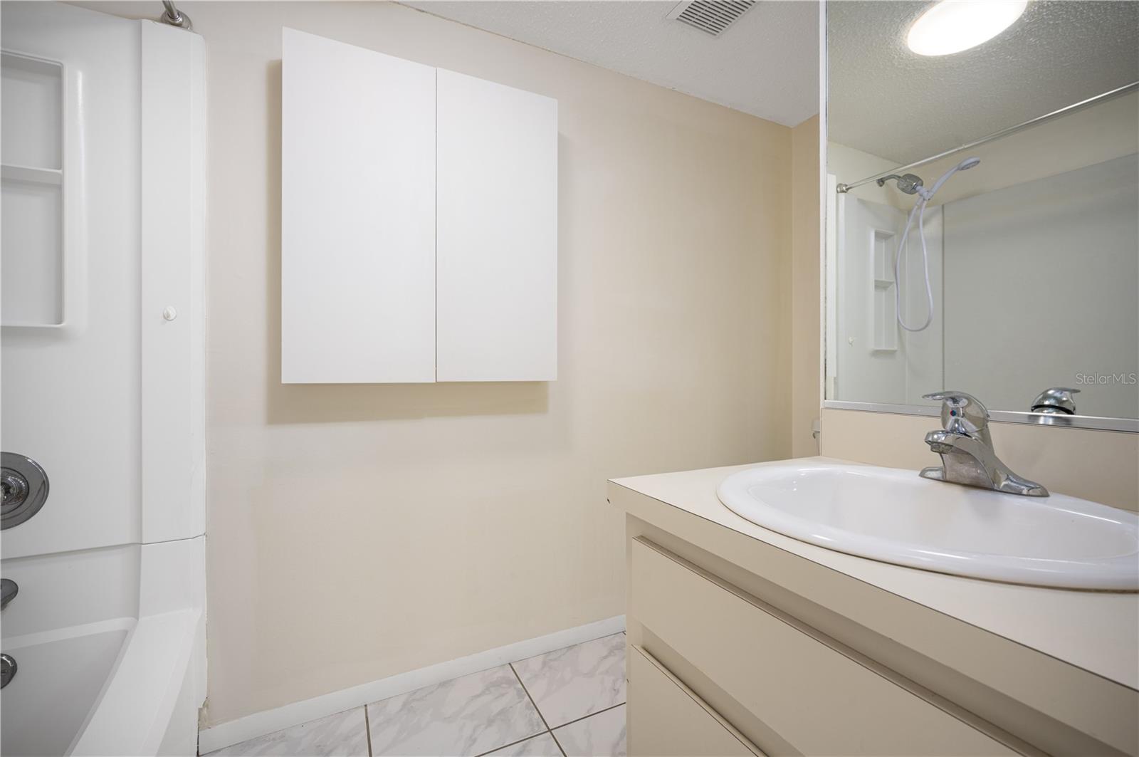 LAS CASAS - Residential Lease