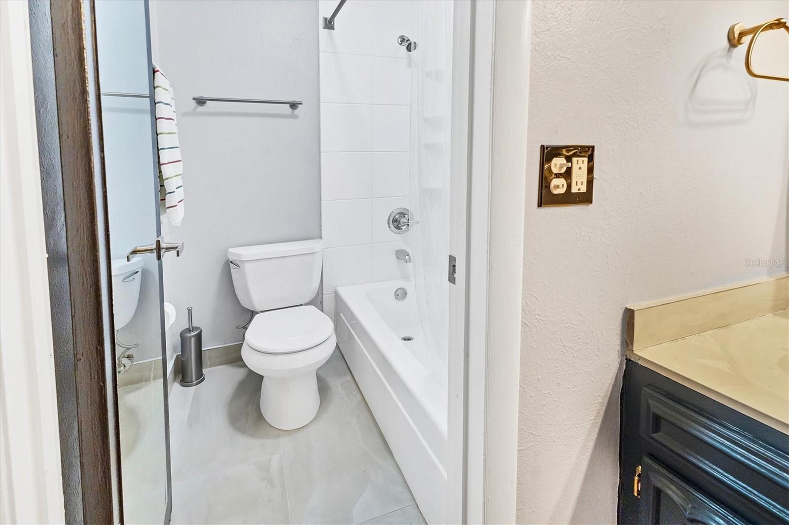 HIDDEN HOLLOW - Residential