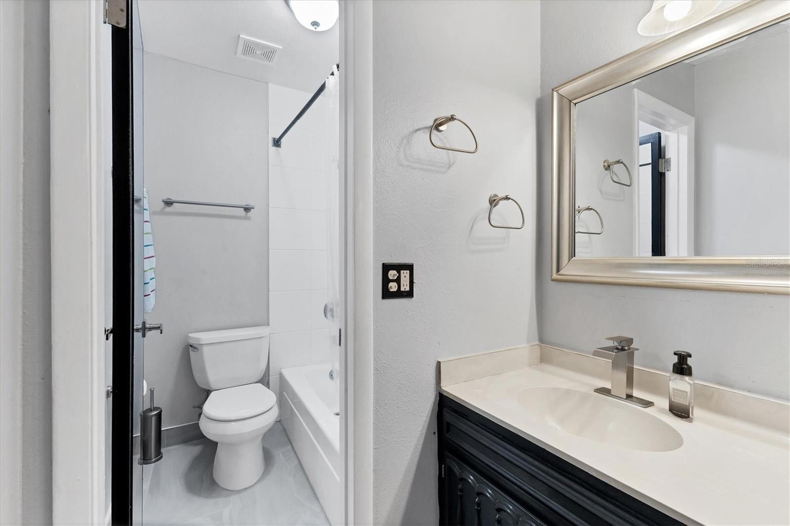 HIDDEN HOLLOW - Residential