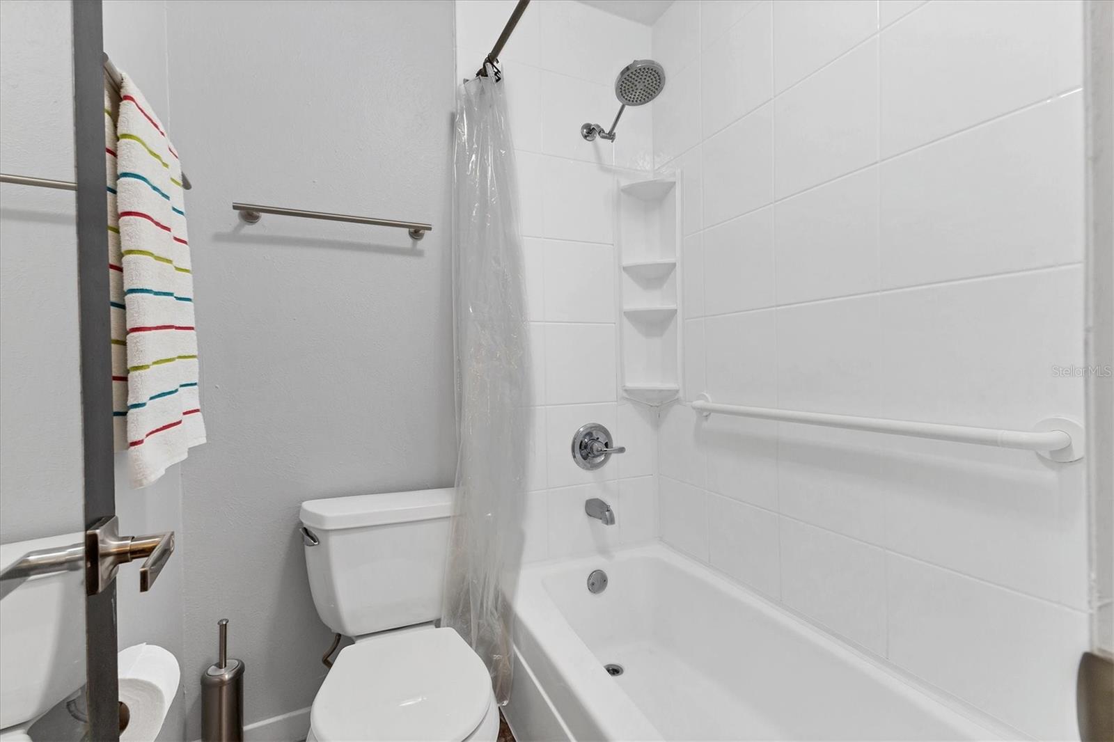 HIDDEN HOLLOW - Residential