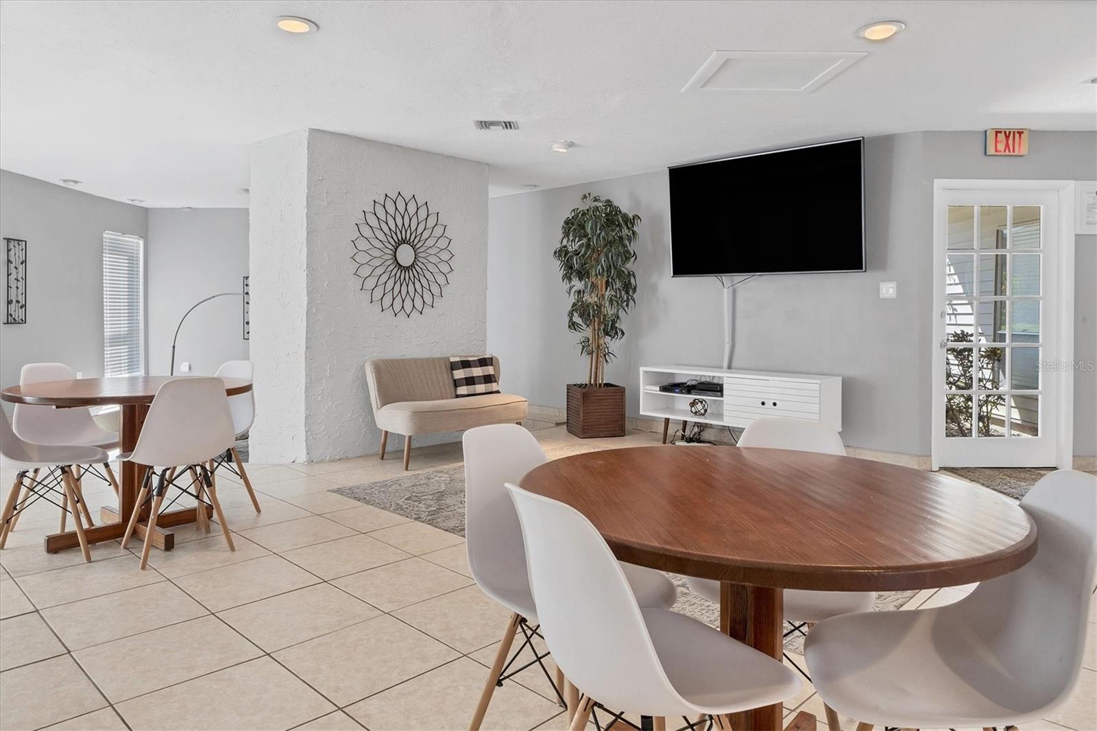 HIDDEN HOLLOW - Residential