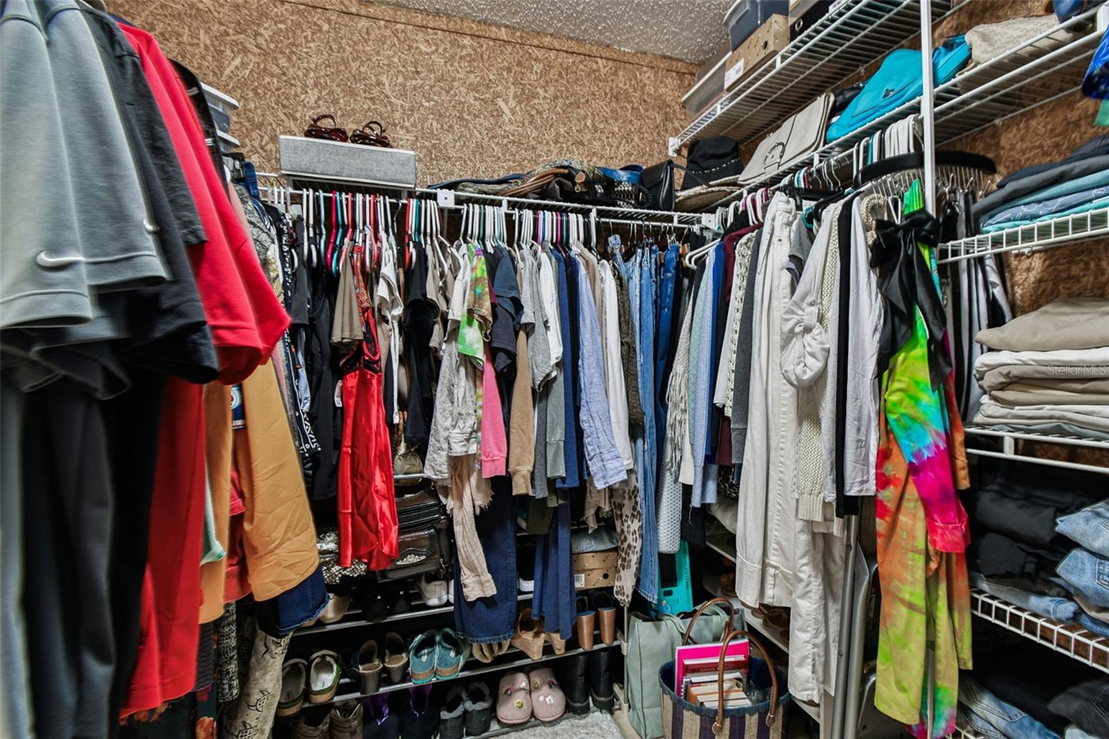 DOVE HOLLOW-UNIT I - Residential