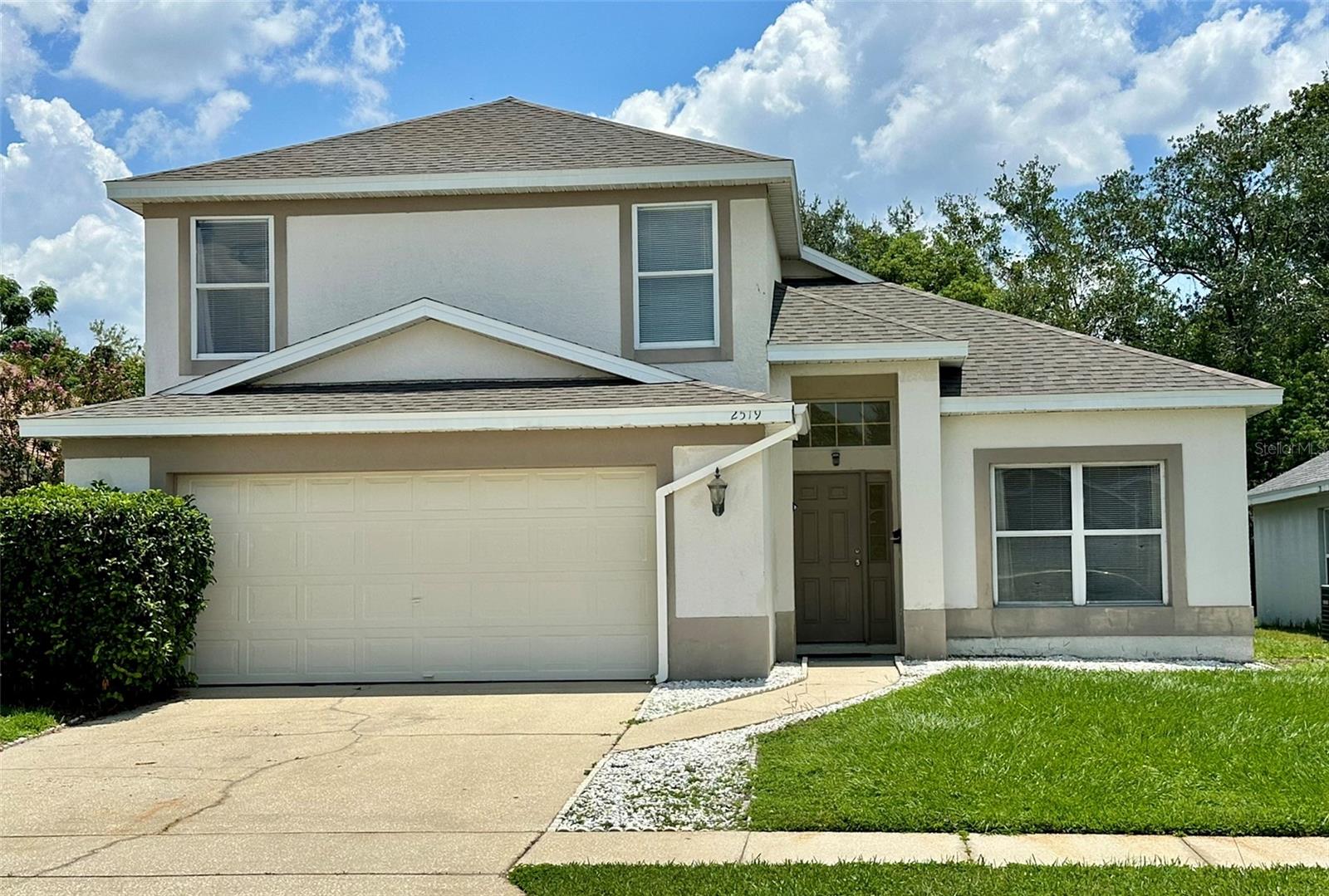 Great opportunity to own a lovely pool home in this popular community. This spacious two-story home has a recently installed roof and siding (May 2025). The primary bedroom suite is located downstairs with a large walk-in closet. Sliding glass doors lead out to the pool deck from the primary suite, the nook, and the family room. Large loft is ideal as a games room, office space, den or could make a fourth bedroom. No immediate rear neighbors at this home, adding privacy to the pool area. An oversized covered porch overlooks the private pool and spa. Perfect as a primary residence and an investment property for long-term leases. This community is also zoned for short-term vacation rentals and makes a great vacation destination. Chatham Park has a community pool, tennis court, basketball court, play area, and park.
It is perfectly located near major highways, stores, restaurants, malls, theme parks, and so much more.